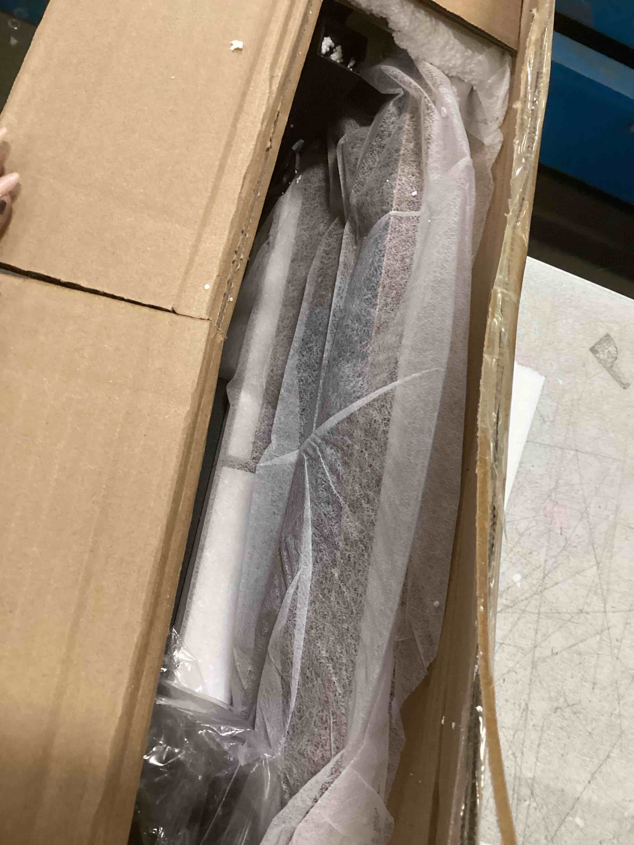 https://s3.amazonaws.com/lotting-images-prod/bidfta/YEL6223768_1713976710572.jpeg