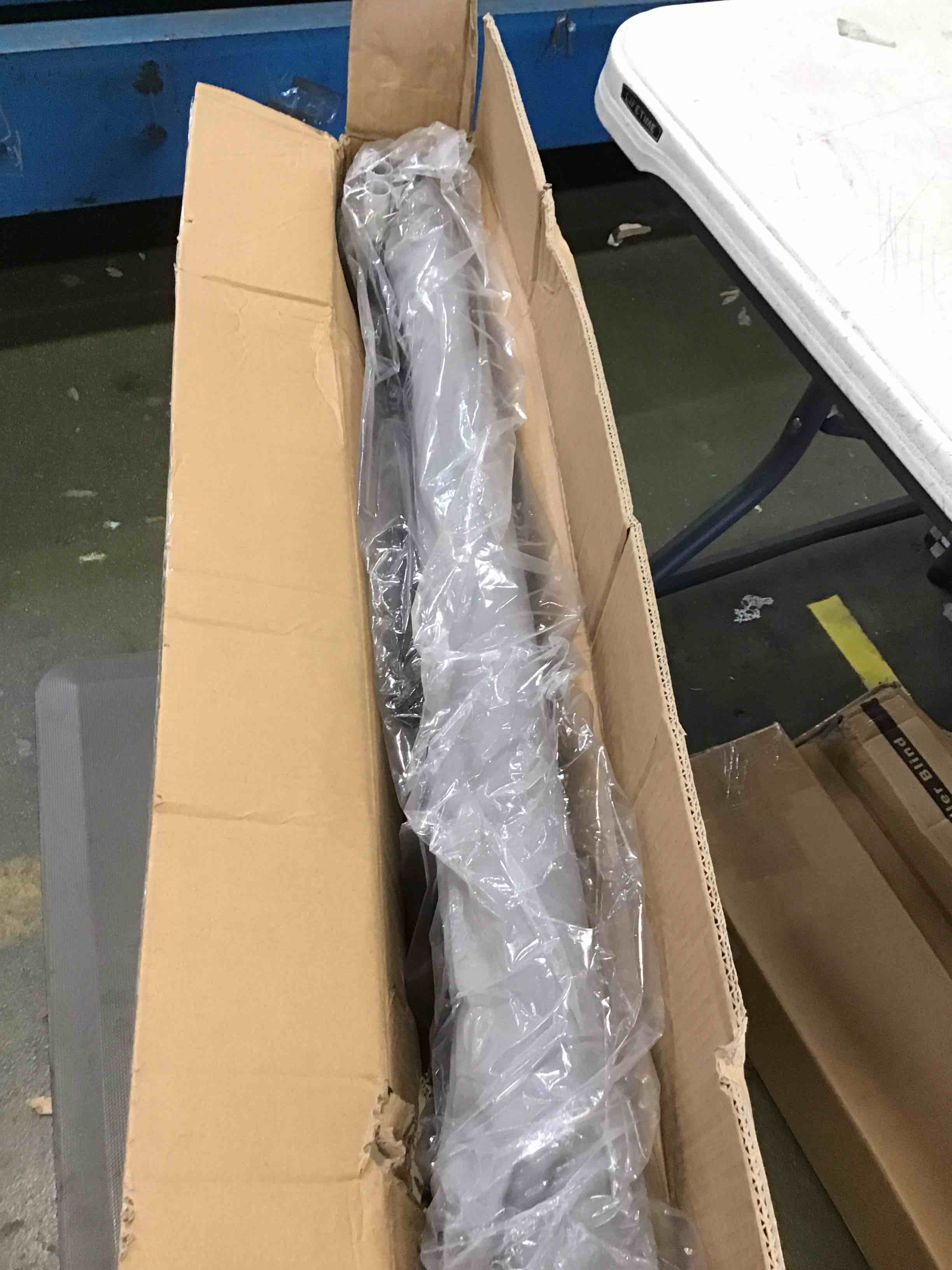https://s3.amazonaws.com/lotting-images-prod/bidfta/YEL6223823_1713986666710.jpeg