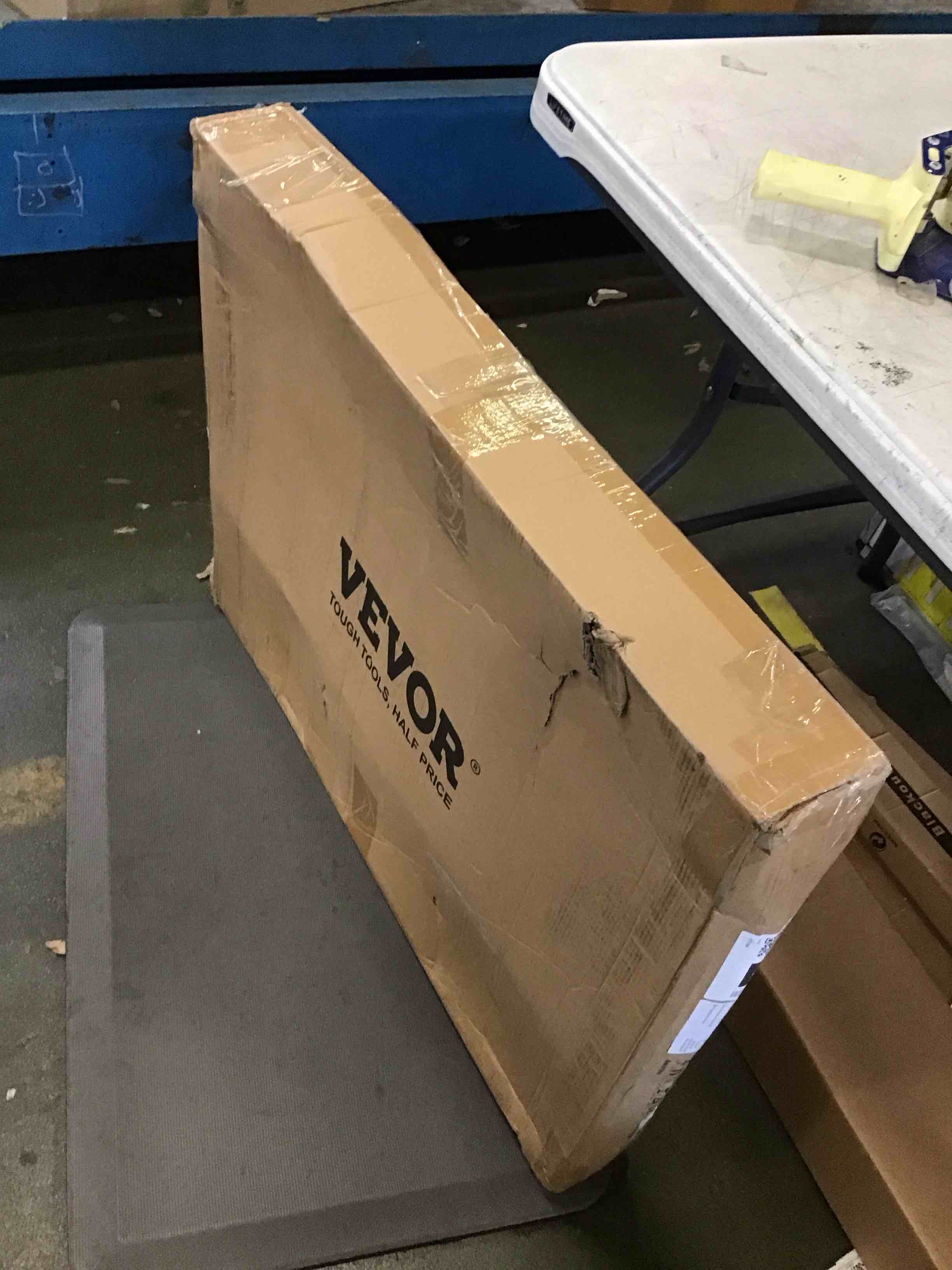 https://s3.amazonaws.com/lotting-images-prod/bidfta/YEL6223823_1713986684828.jpeg