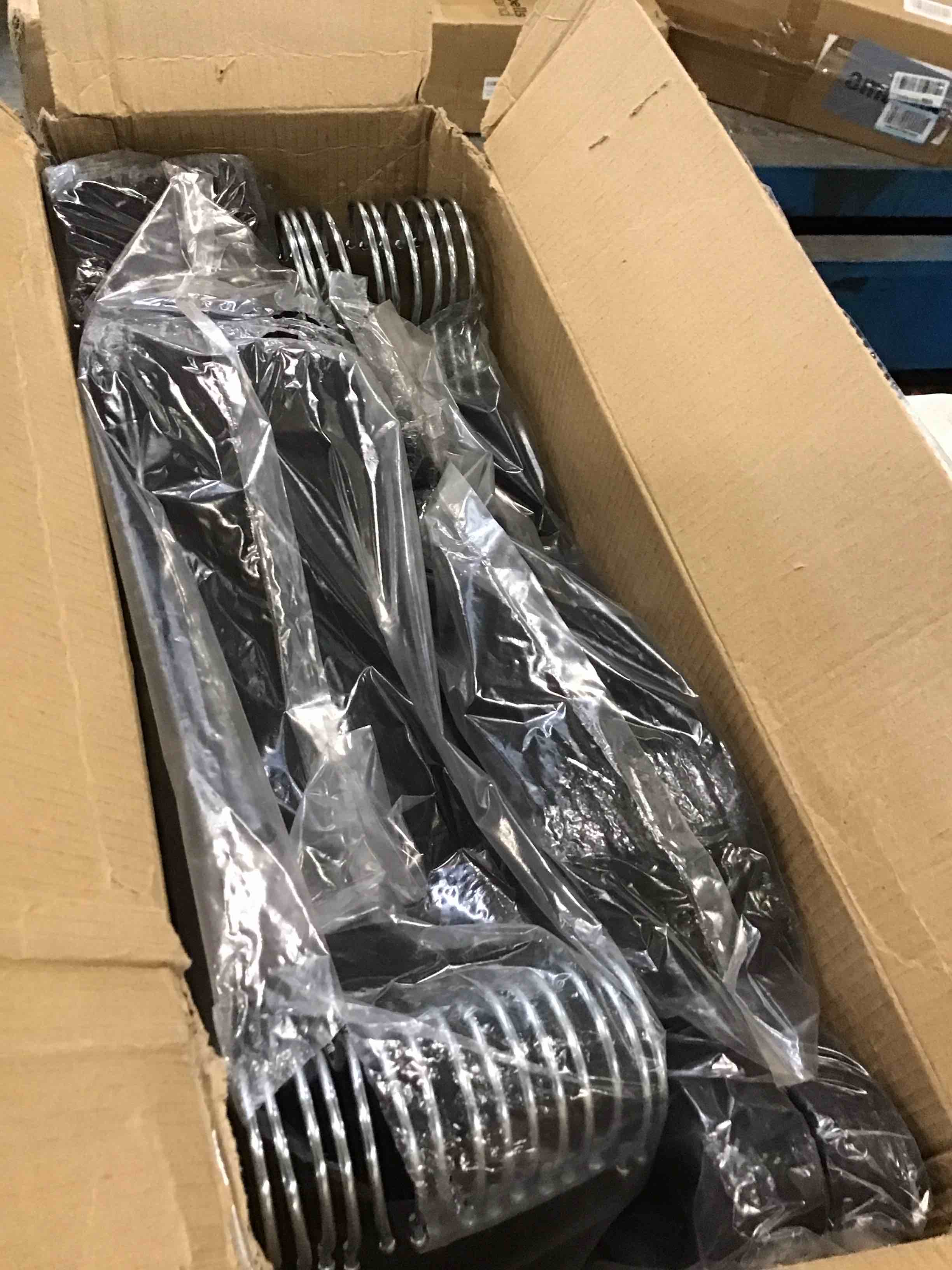 https://s3.amazonaws.com/lotting-images-prod/bidfta/YEL6223835_1713988192943.jpeg