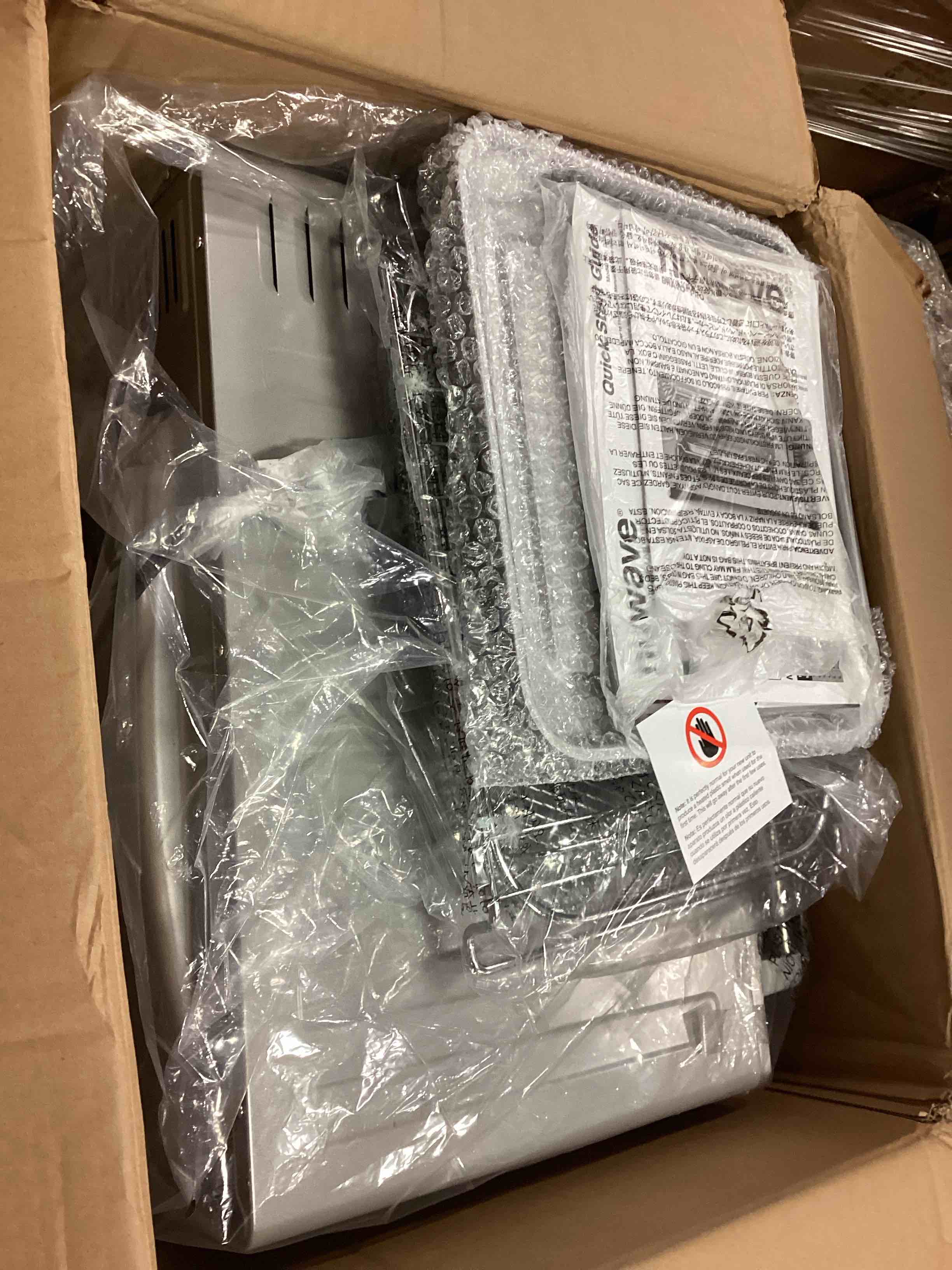https://s3.amazonaws.com/lotting-images-prod/bidfta/YEL6238114_1724676301051.jpeg