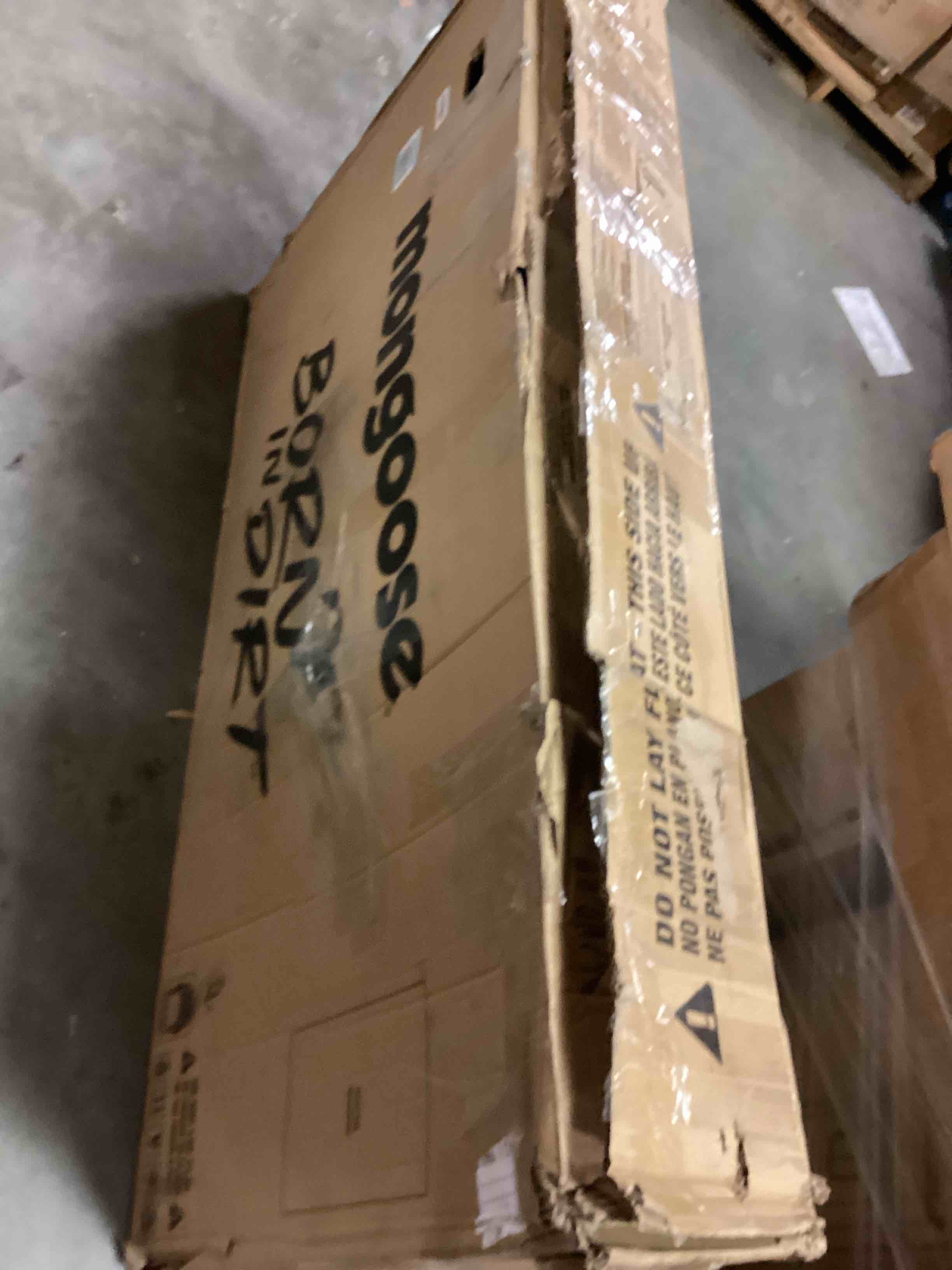 https://s3.amazonaws.com/lotting-images-prod/bidfta/YEL6238132_1724674106540.jpeg