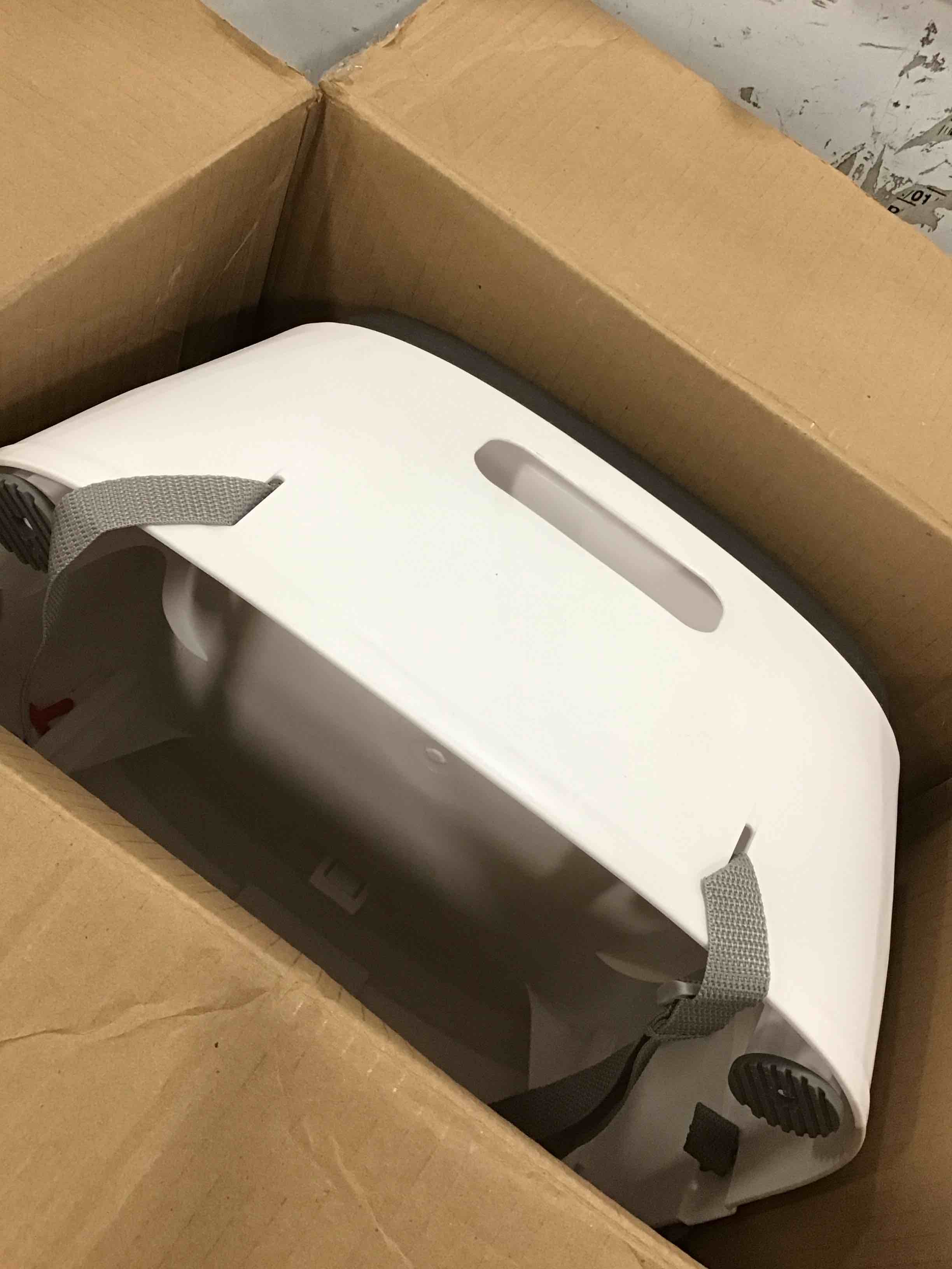 https://s3.amazonaws.com/lotting-images-prod/bidfta/YEL6247981_1714392994467.jpeg