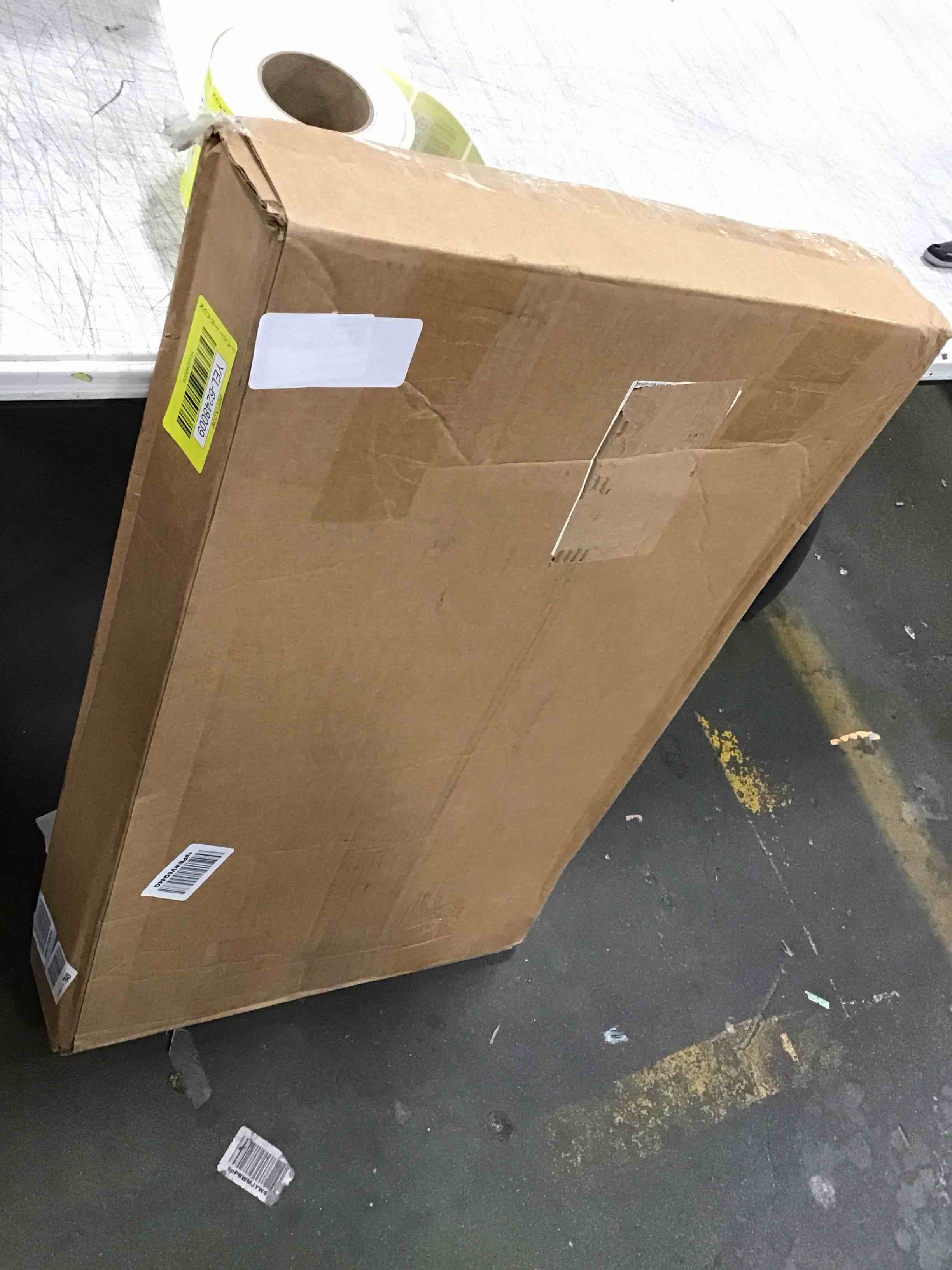 https://s3.amazonaws.com/lotting-images-prod/bidfta/YEL6248009_1714396456181.jpeg