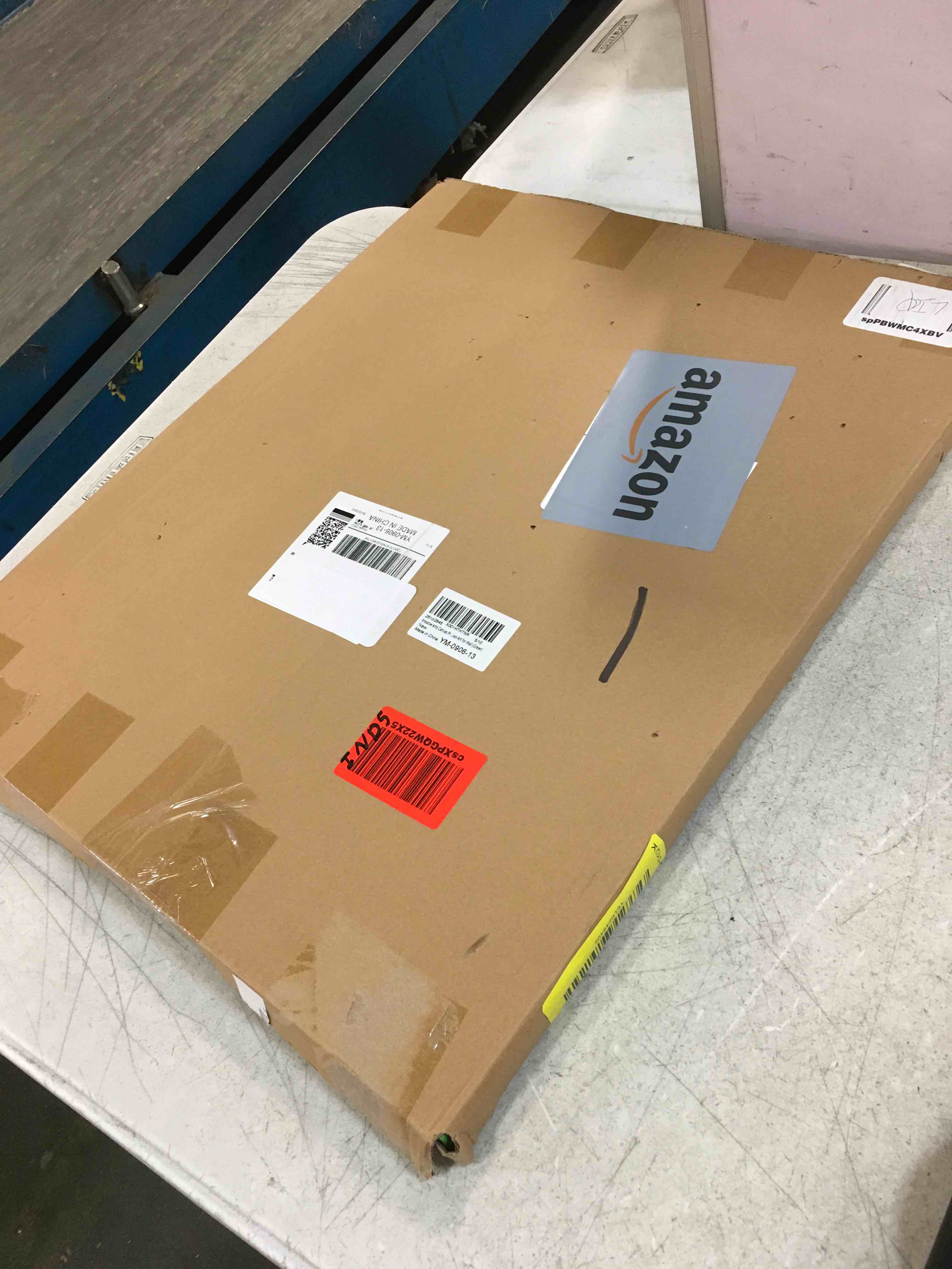 https://s3.amazonaws.com/lotting-images-prod/bidfta/YEL6248402_1714579291114.jpeg