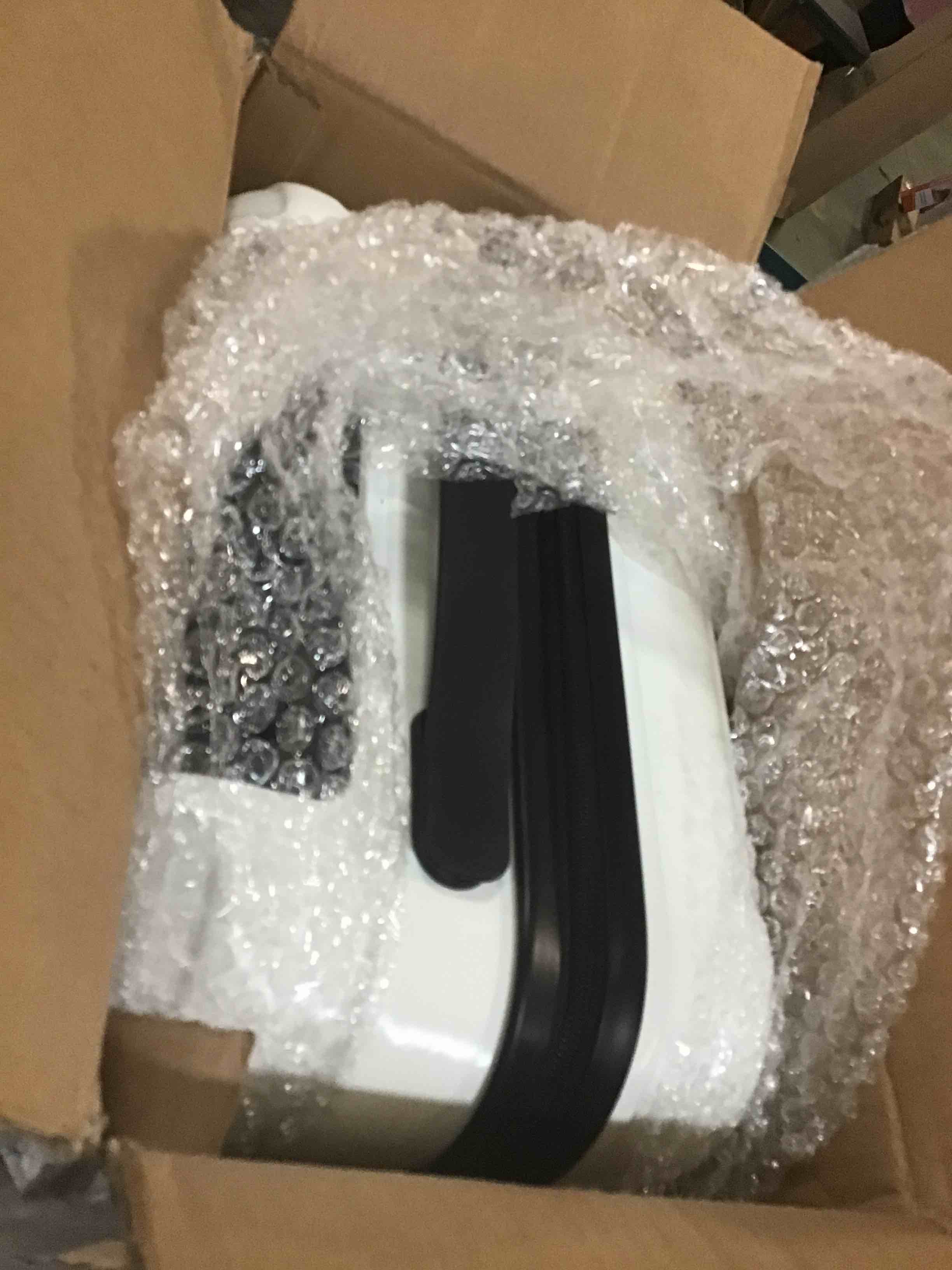 https://s3.amazonaws.com/lotting-images-prod/bidfta/YEL6249727_1714394307172.jpeg