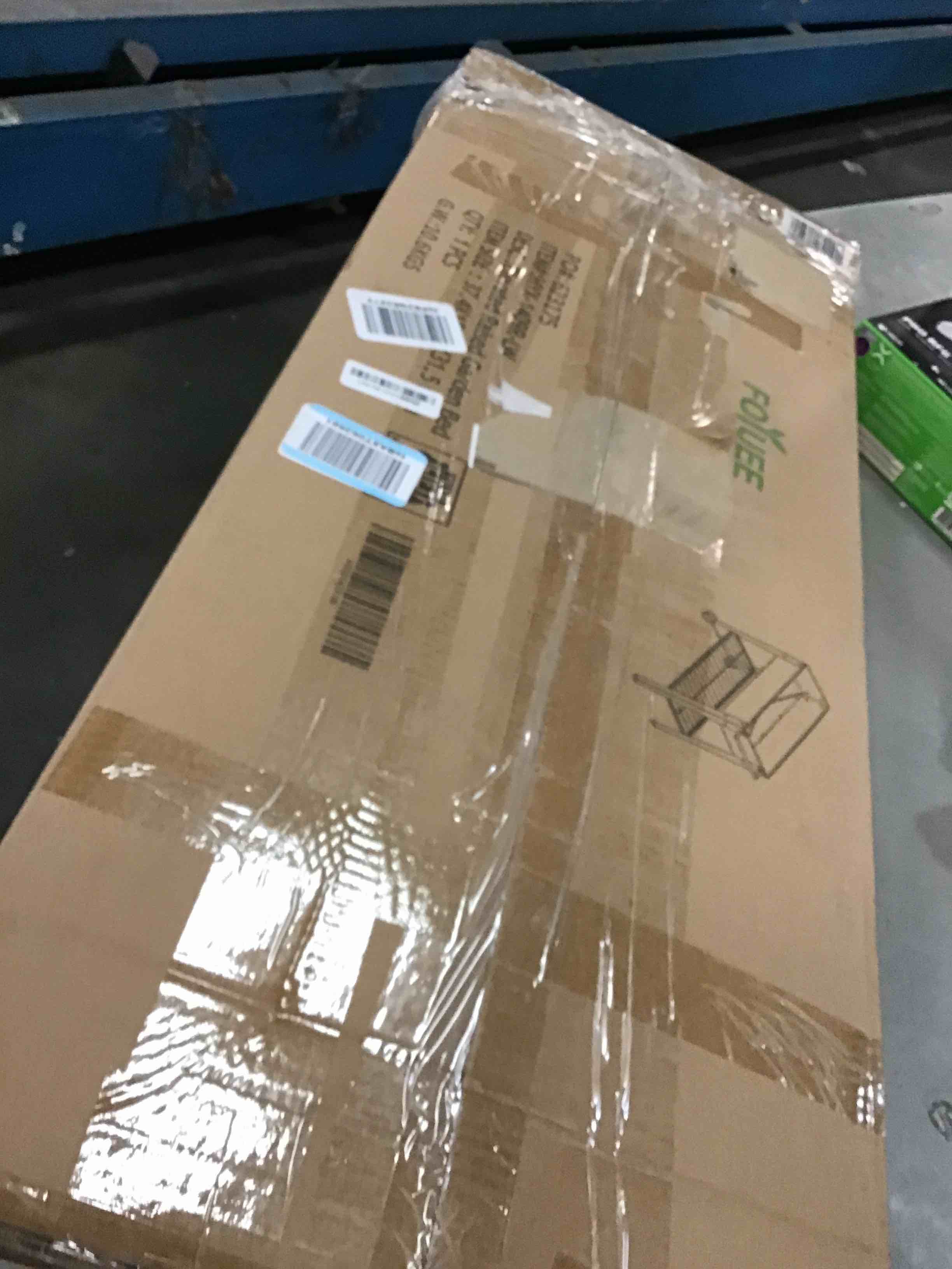 https://s3.amazonaws.com/lotting-images-prod/bidfta/YEL6250685_1714575353708.jpeg