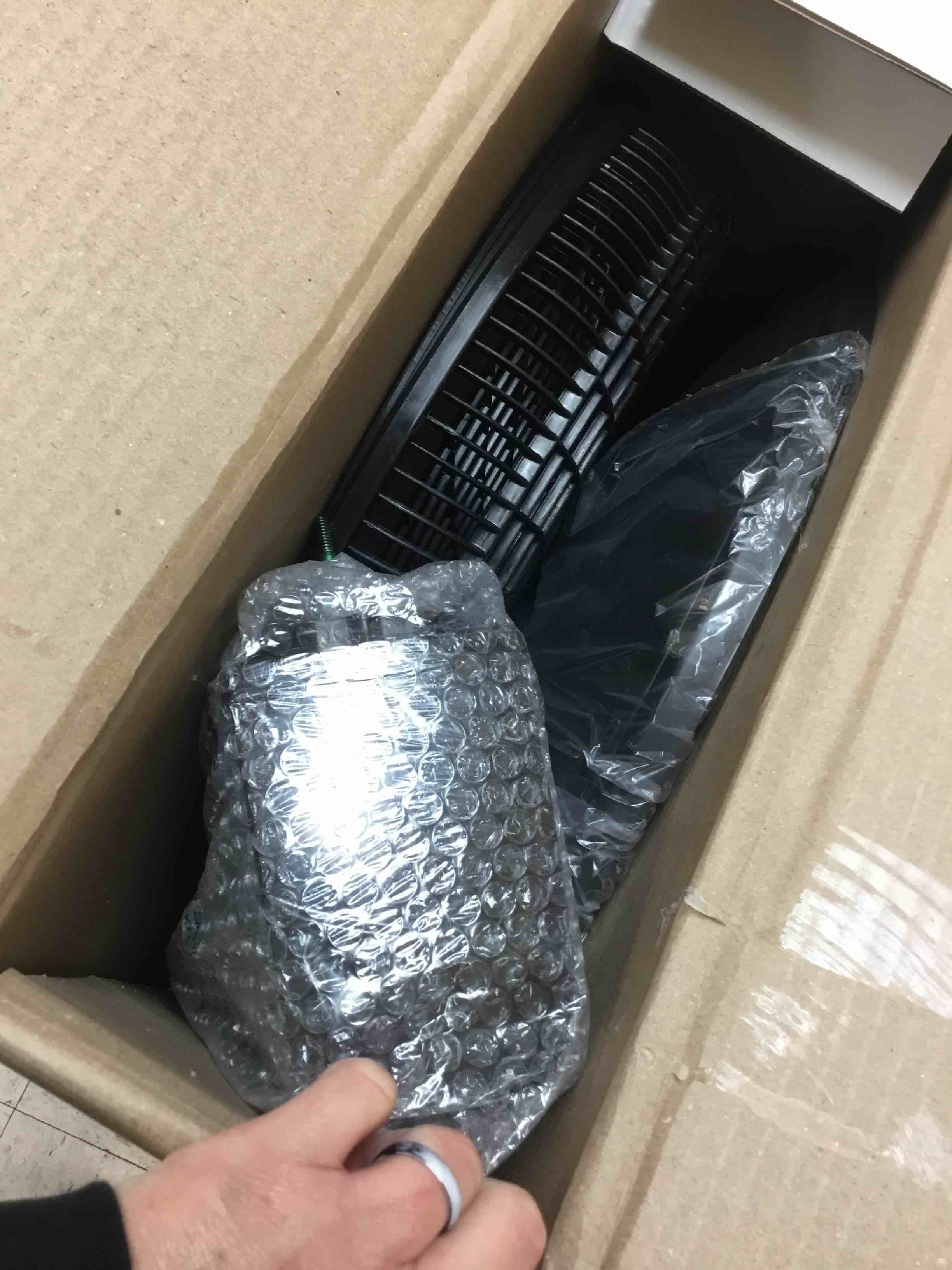https://s3.amazonaws.com/lotting-images-prod/bidfta/YEL6252100_1731943451421.jpeg