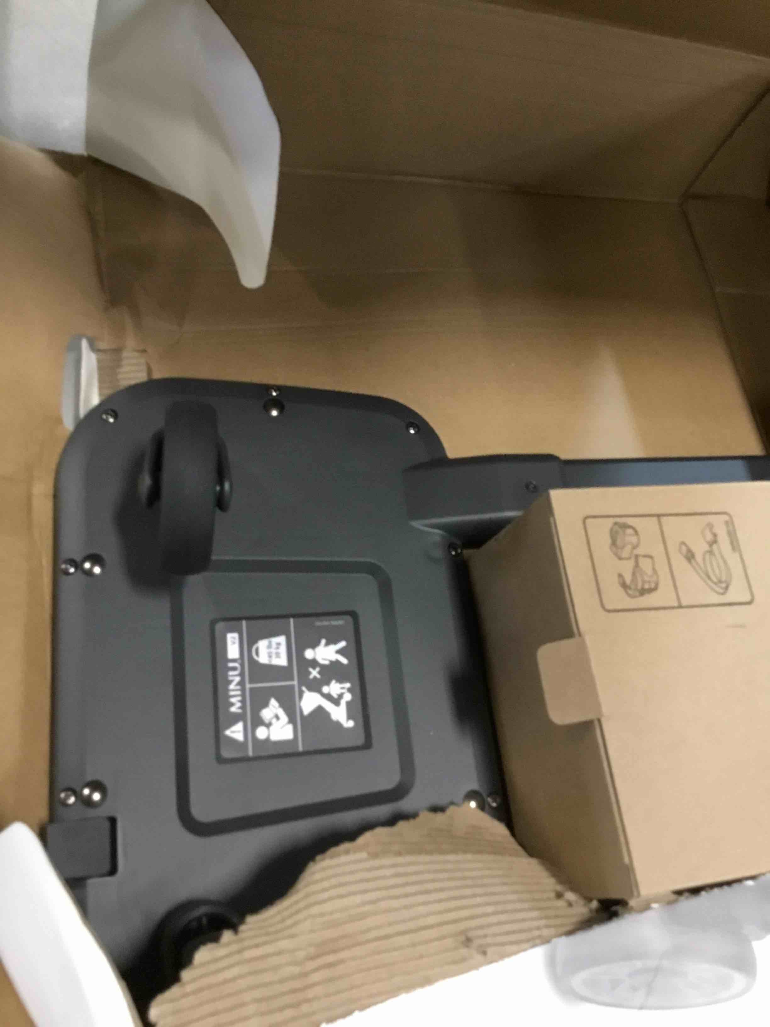 https://s3.amazonaws.com/lotting-images-prod/bidfta/YEL6255402_1714580327653.jpeg