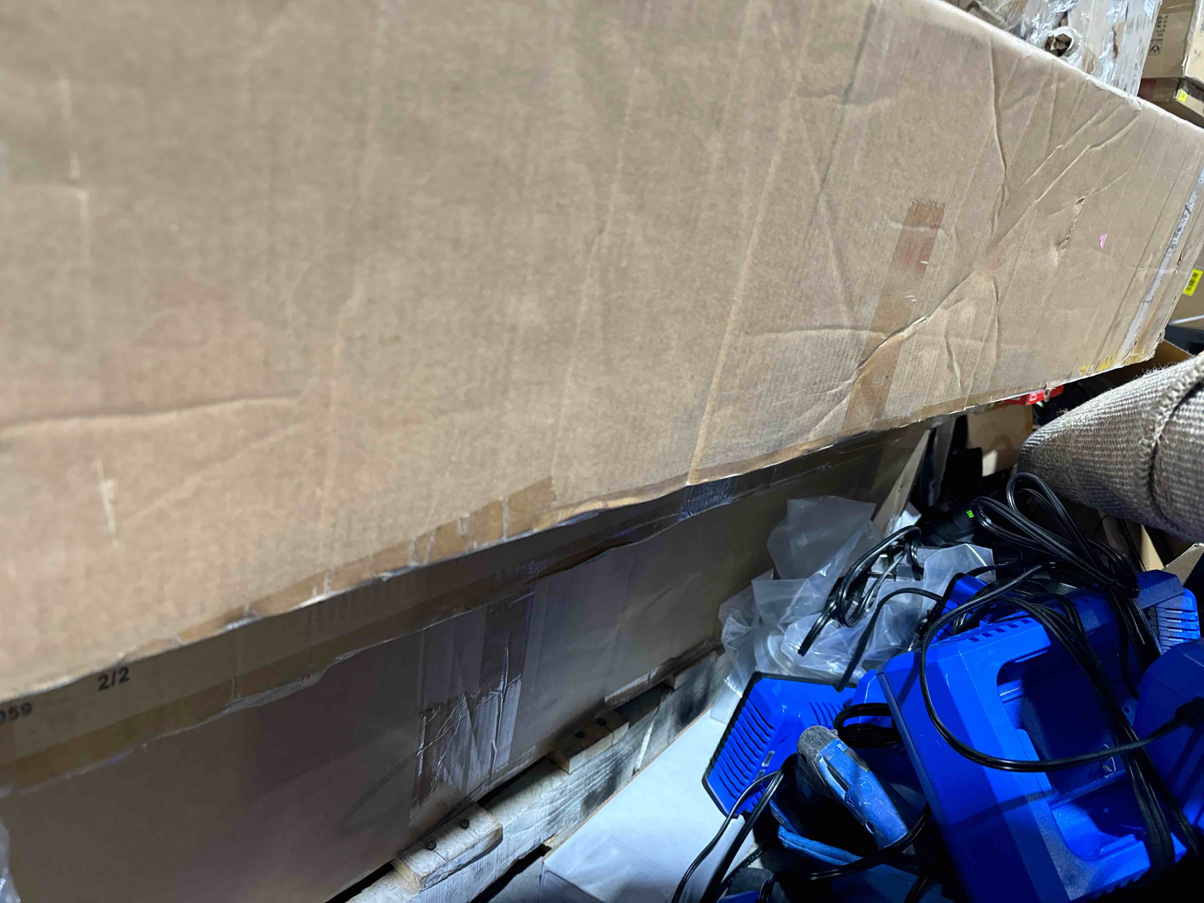 https://s3.amazonaws.com/lotting-images-prod/bidfta/YEL6256178_1717432464017.jpeg