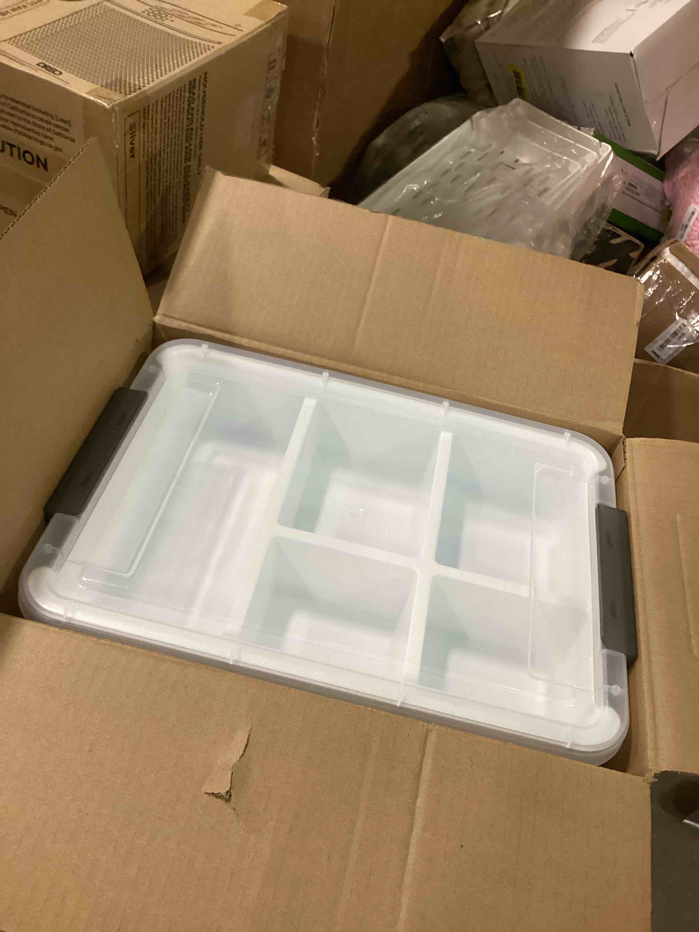 https://s3.amazonaws.com/lotting-images-prod/bidfta/YEL6257965_1715089904821.jpeg