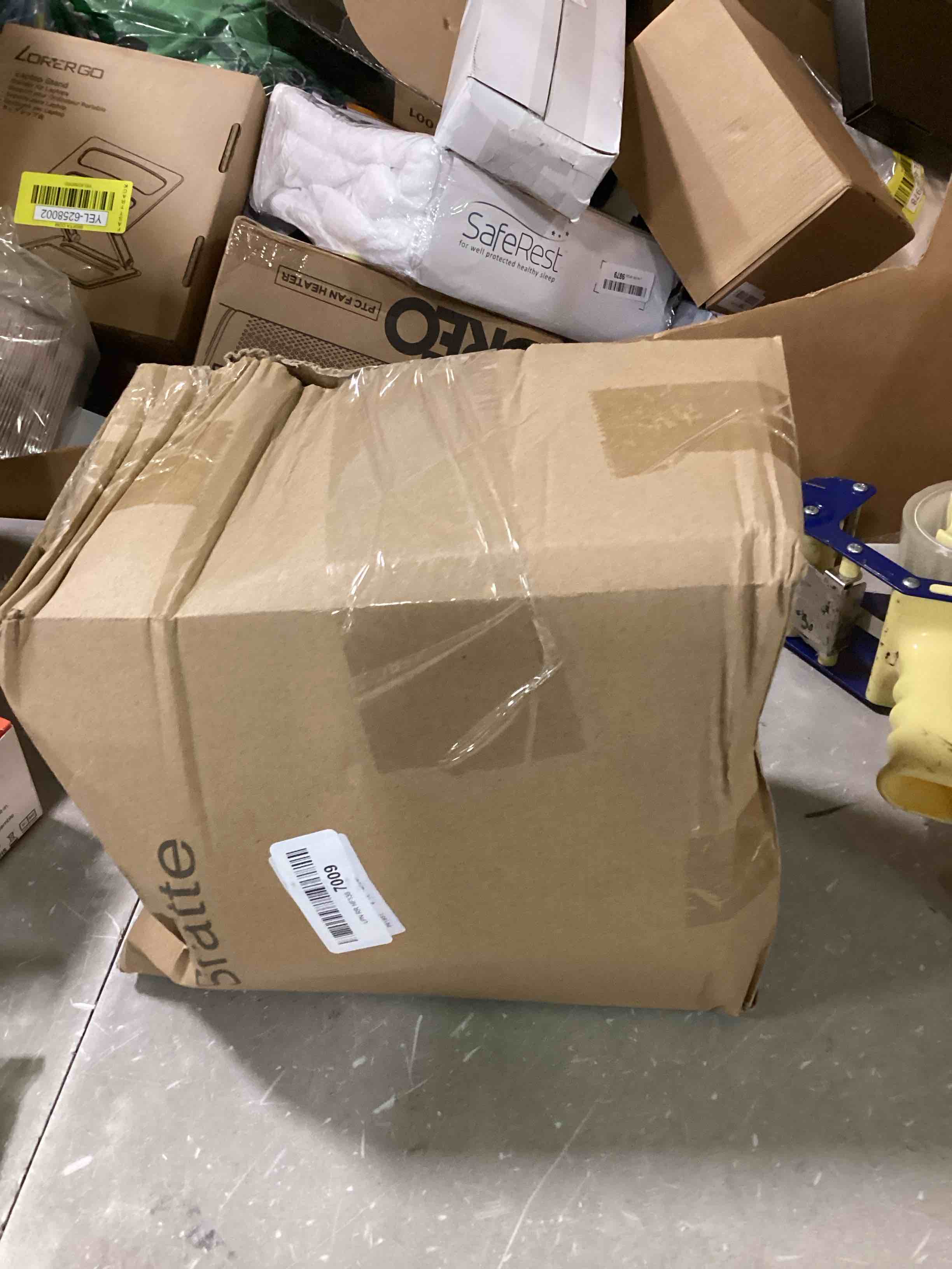 https://s3.amazonaws.com/lotting-images-prod/bidfta/YEL6258013_1715093344622.jpeg