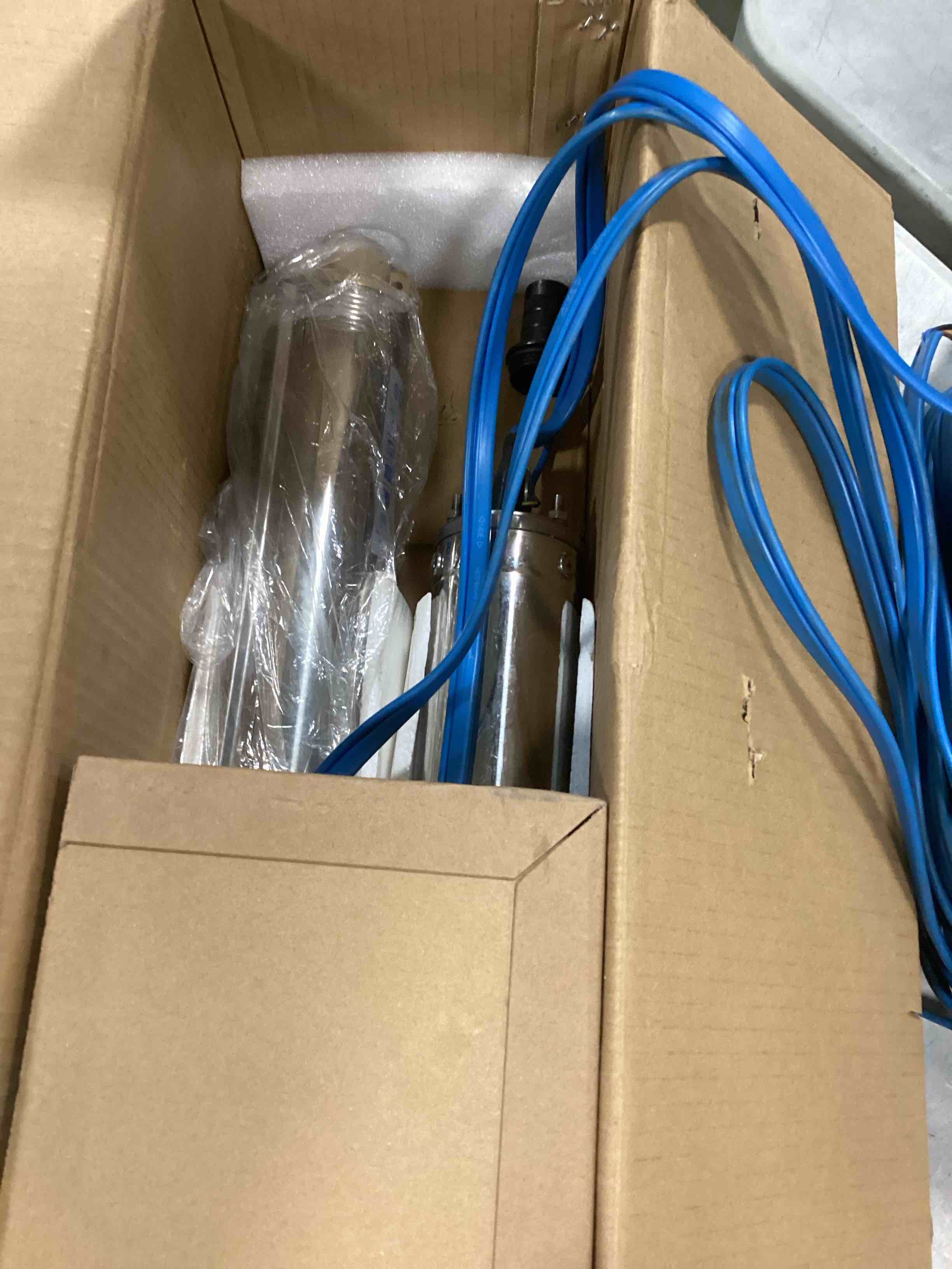https://s3.amazonaws.com/lotting-images-prod/bidfta/YEL6258613_1714044423378.jpeg