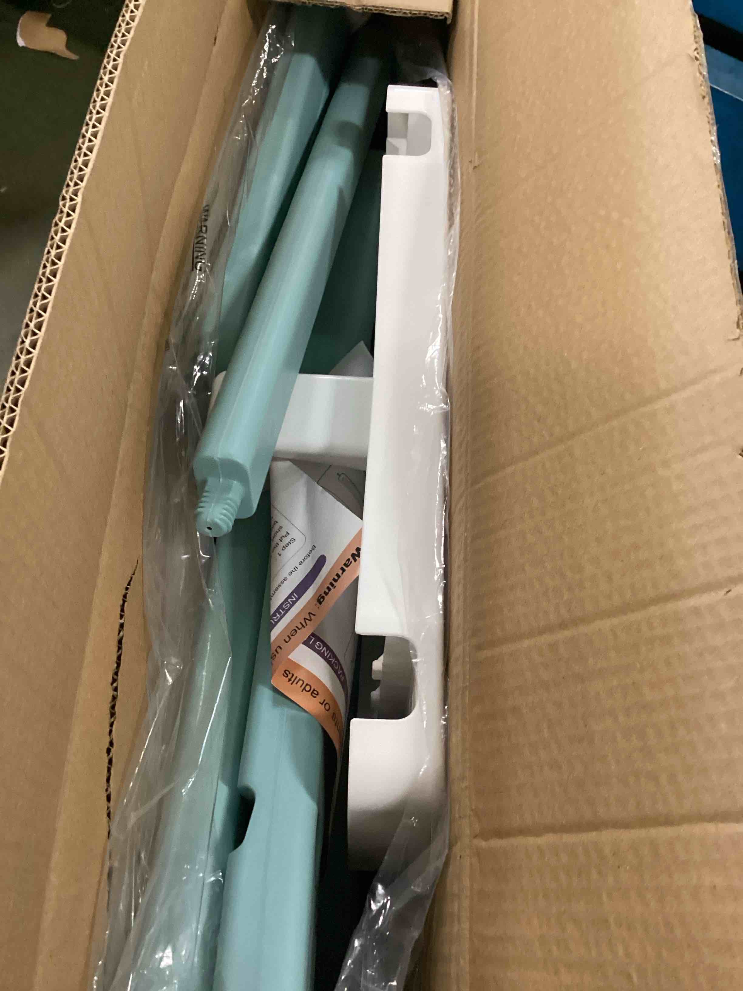 https://s3.amazonaws.com/lotting-images-prod/bidfta/YEL6259907_1714569392334.jpeg