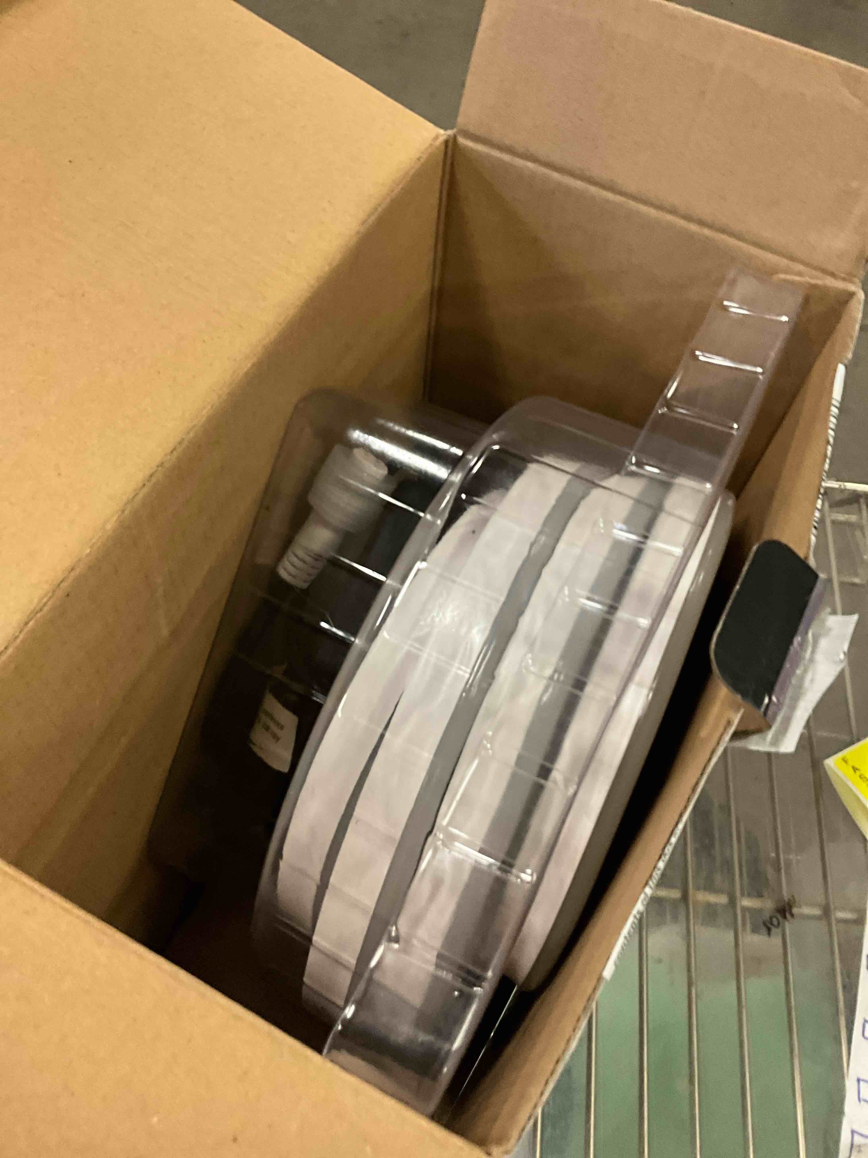 https://s3.amazonaws.com/lotting-images-prod/bidfta/YEL6262140_1722548872301.jpeg