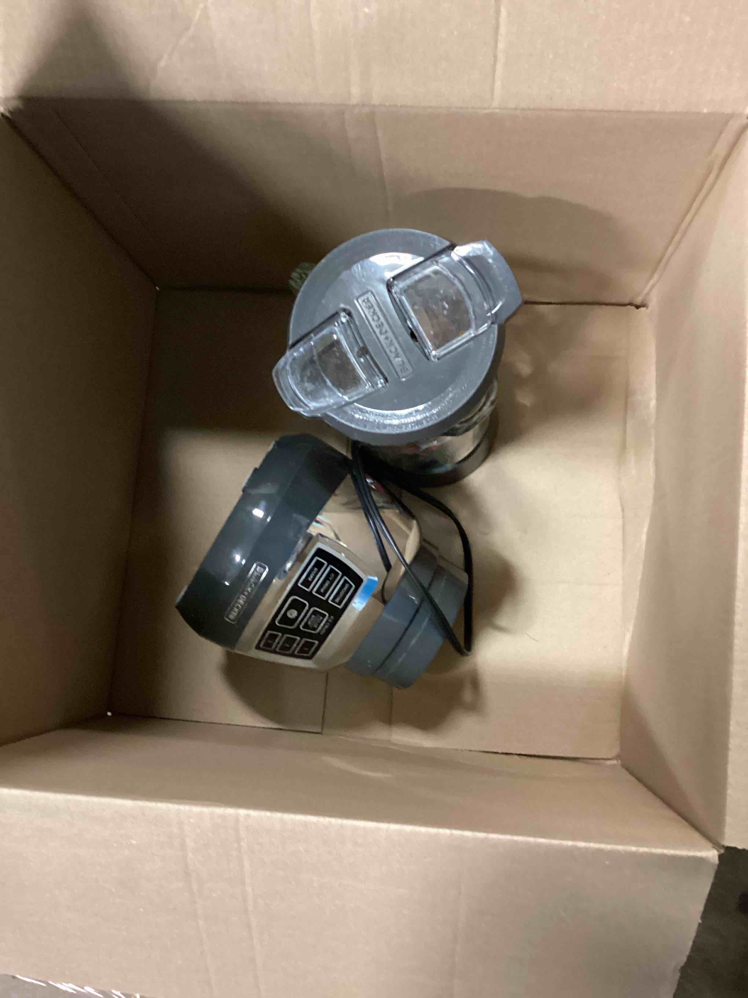 BLACK+DECKER BL1400DGP Quiet Stainless Steel Blender with Cyclone