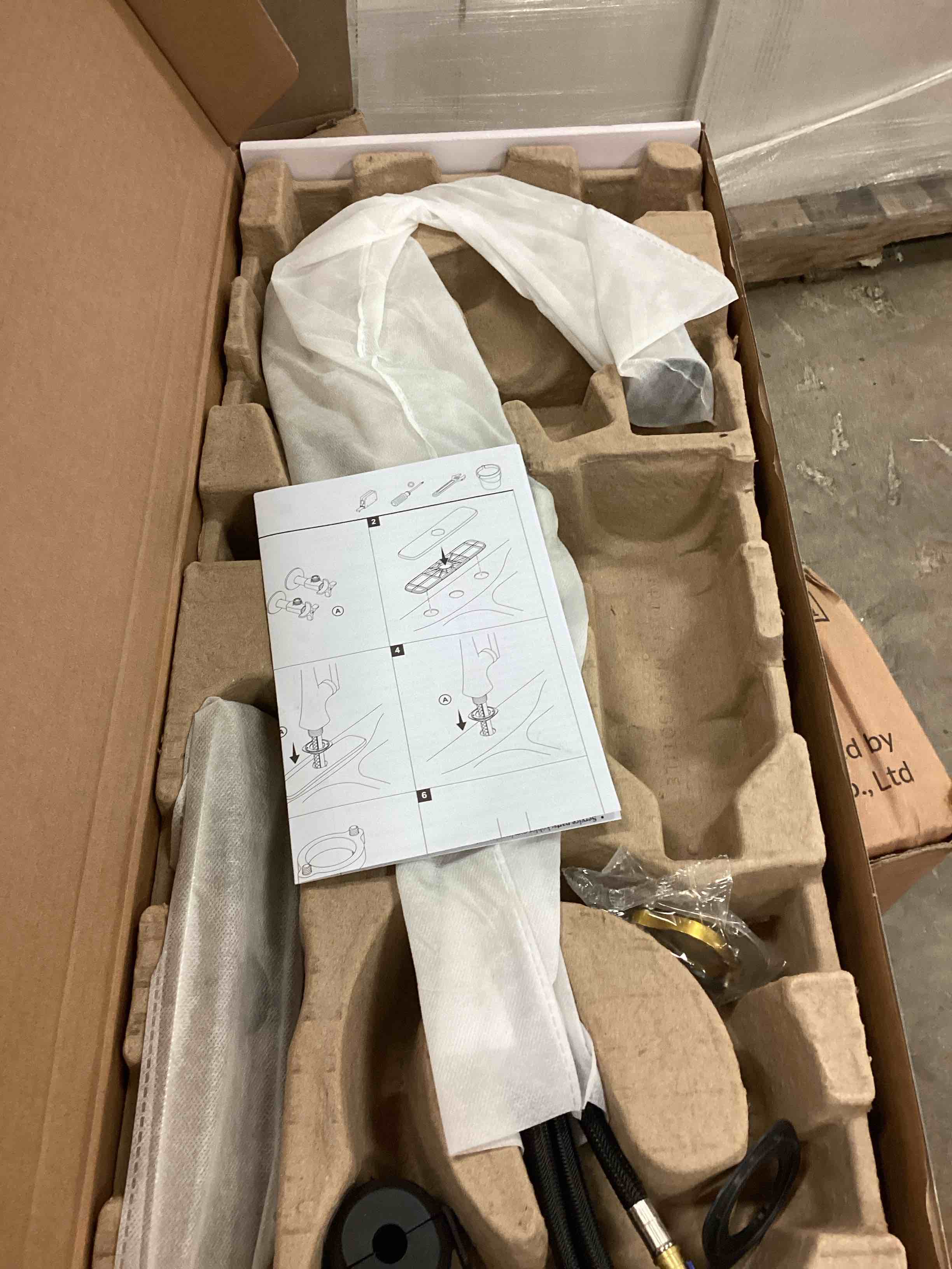 https://s3.amazonaws.com/lotting-images-prod/bidfta/YEL6263797_1717162296710.jpeg
