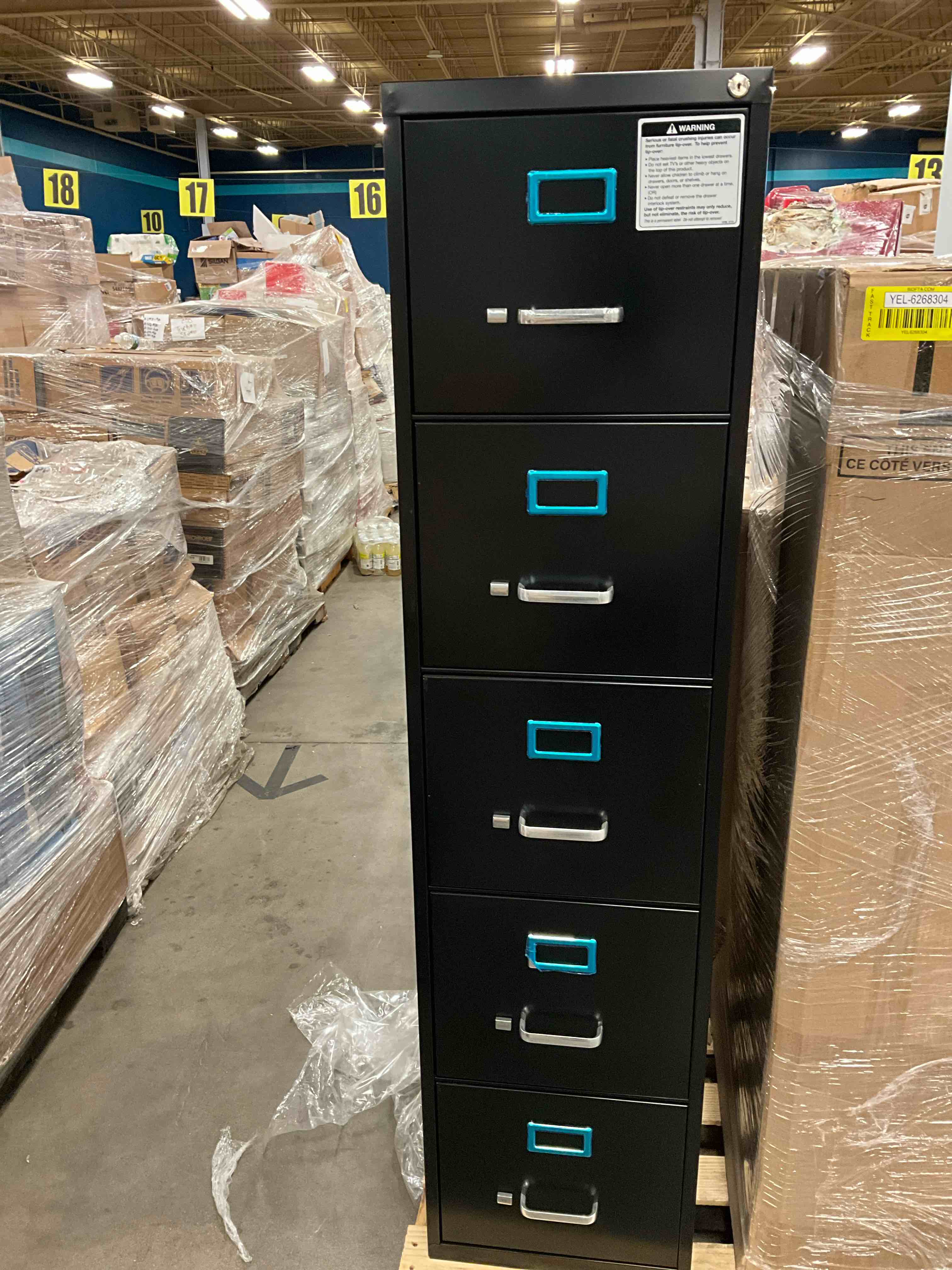 https://s3.amazonaws.com/lotting-images-prod/bidfta/YEL6268305_1717513650676.jpeg