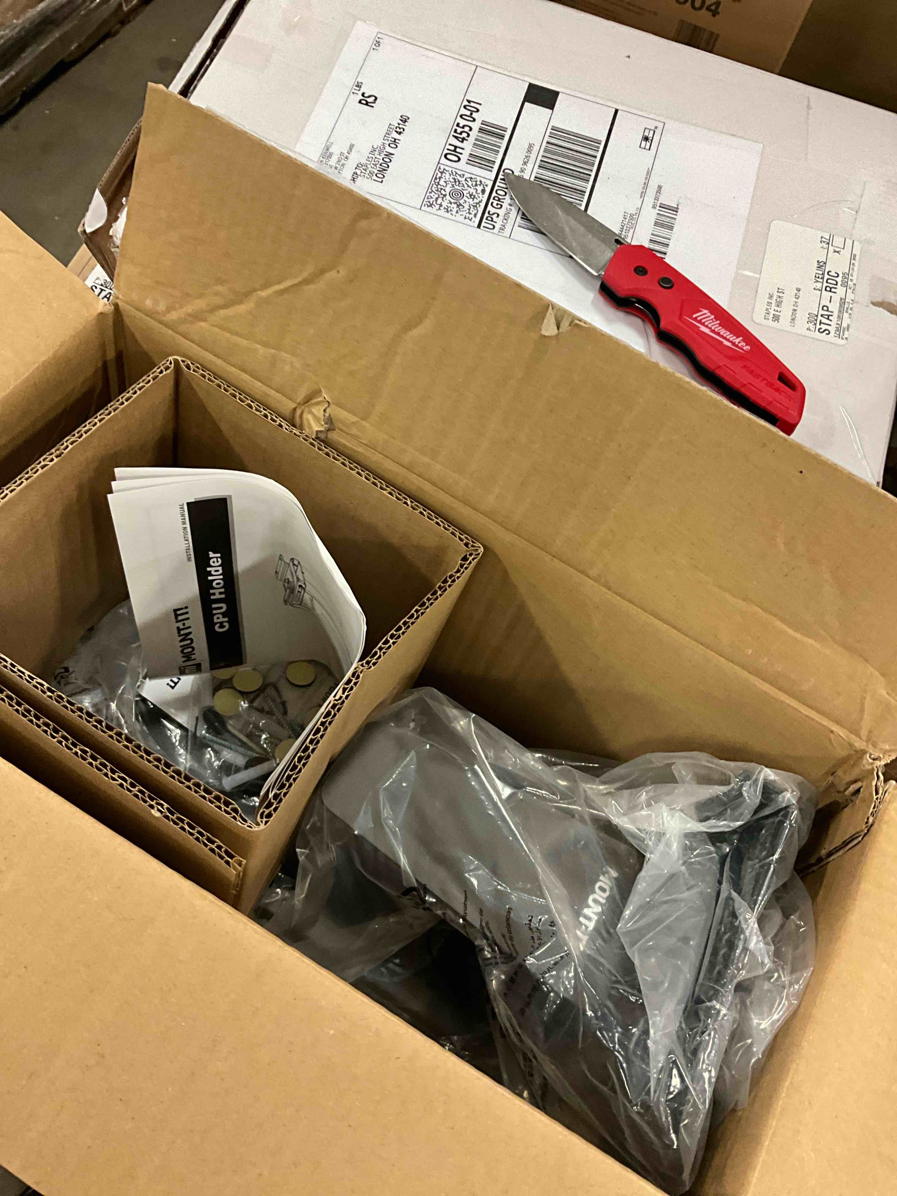 https://s3.amazonaws.com/lotting-images-prod/bidfta/YEL6268306_1717514383287.jpeg