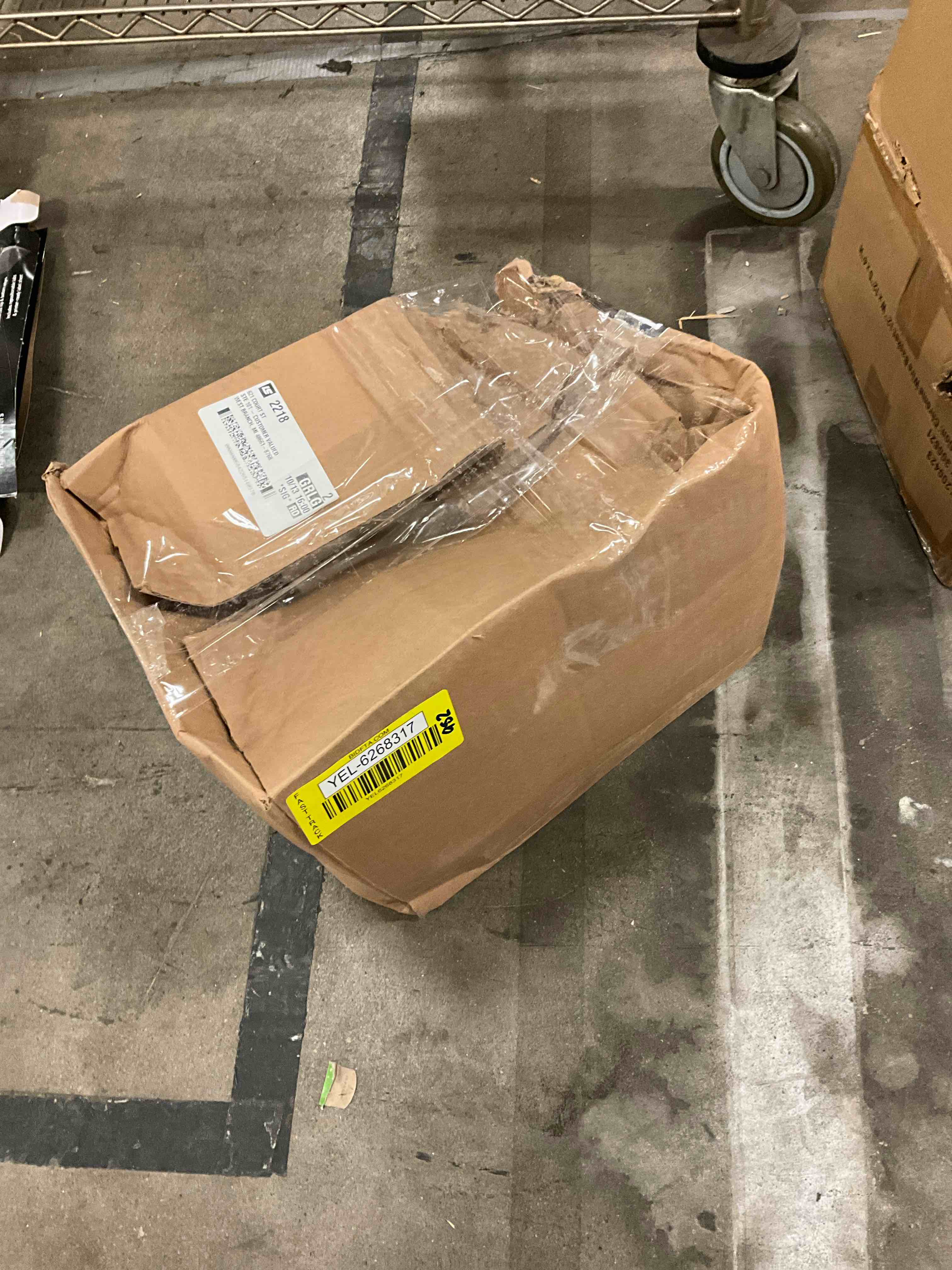 https://s3.amazonaws.com/lotting-images-prod/bidfta/YEL6268317_1717526902652.jpeg