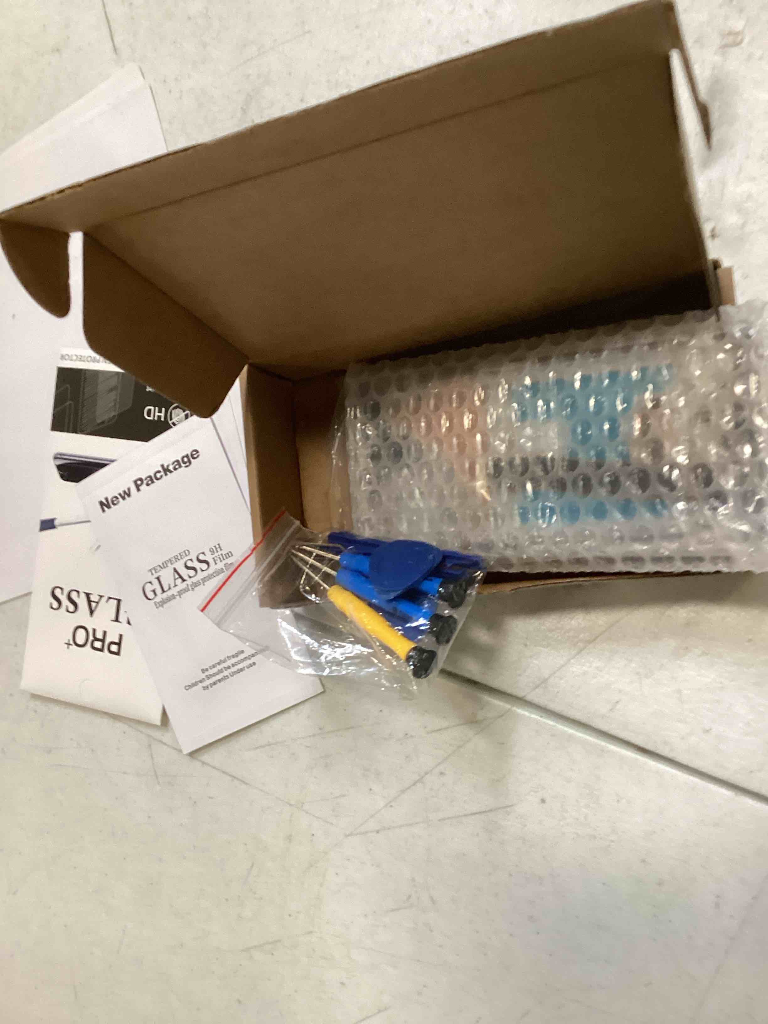 https://s3.amazonaws.com/lotting-images-prod/bidfta/YEL6272110_1713894051234.jpeg