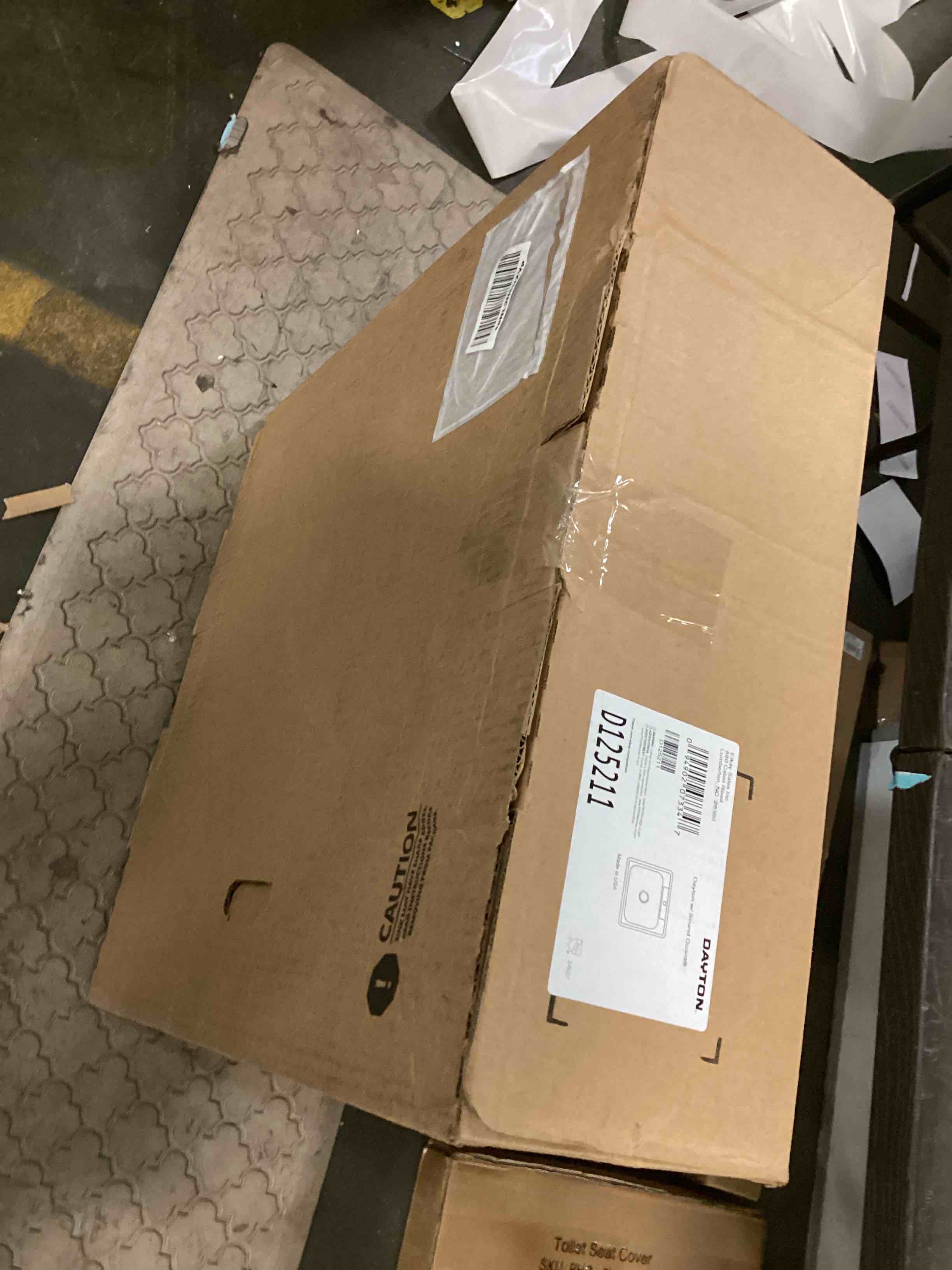 https://s3.amazonaws.com/lotting-images-prod/bidfta/YEL6272967_1715268731134.jpeg
