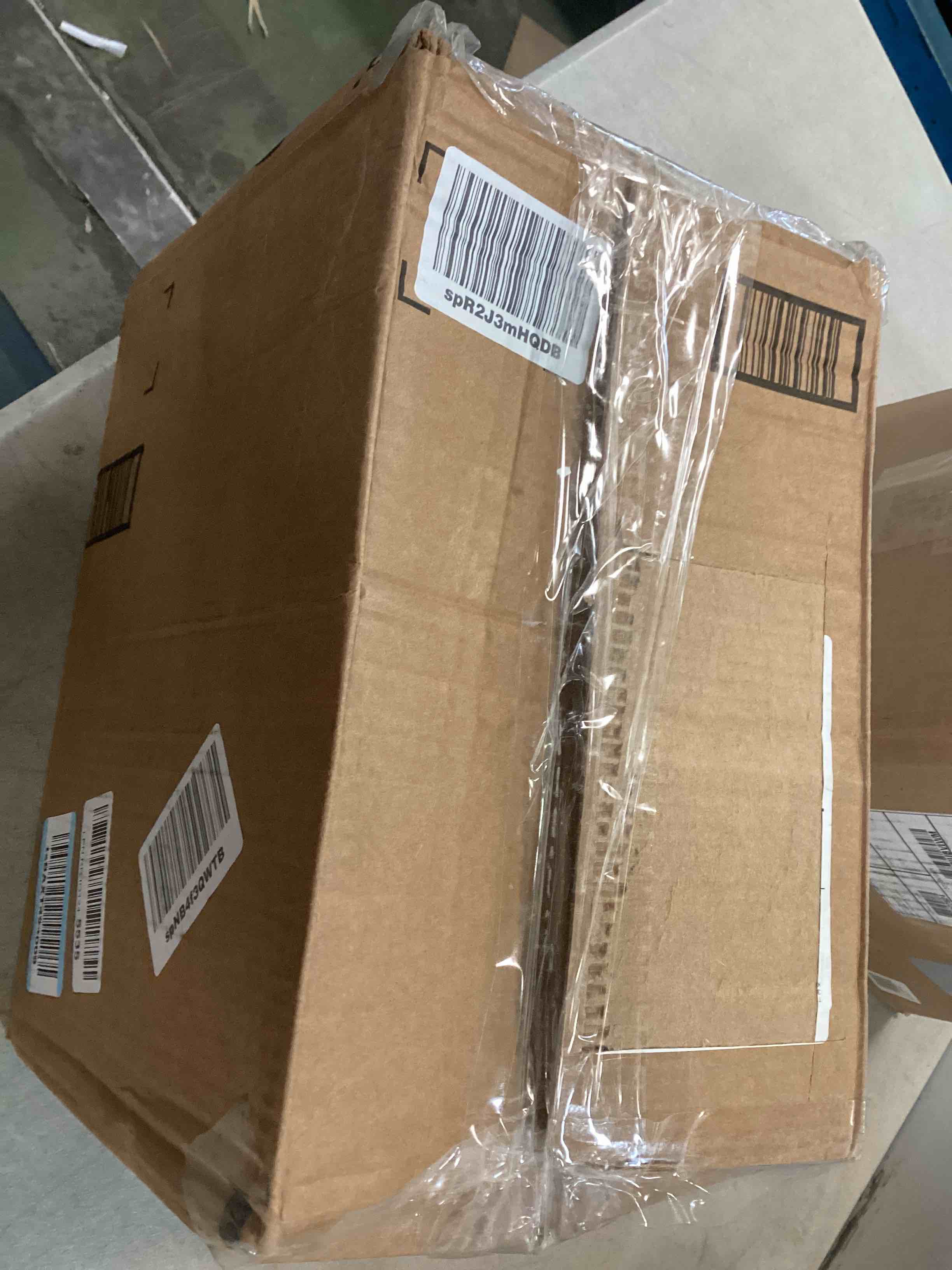 https://s3.amazonaws.com/lotting-images-prod/bidfta/YEL6273224_1715354008376.jpeg