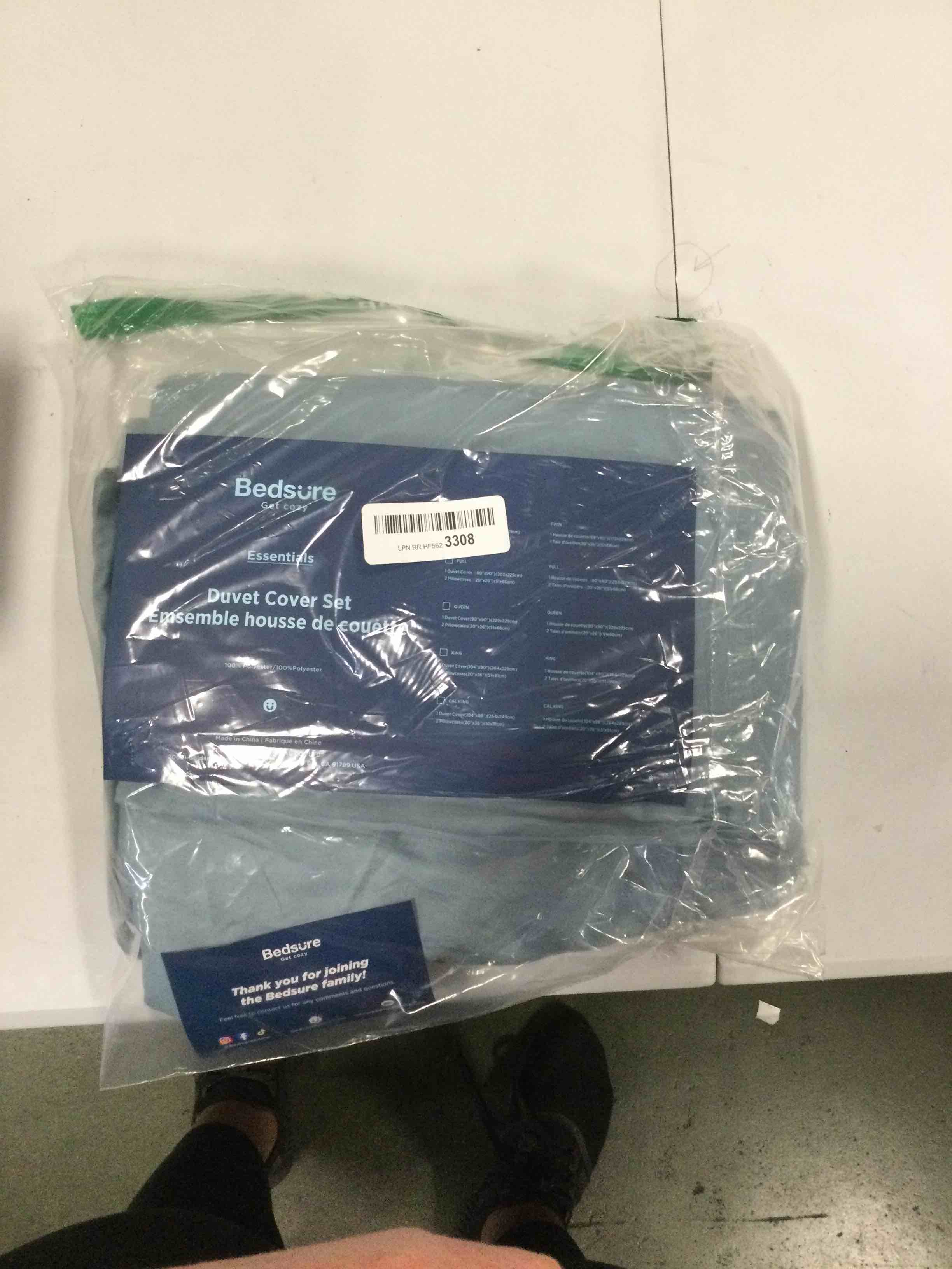 https://s3.amazonaws.com/lotting-images-prod/bidfta/YEL6273589_1713898959634.jpeg