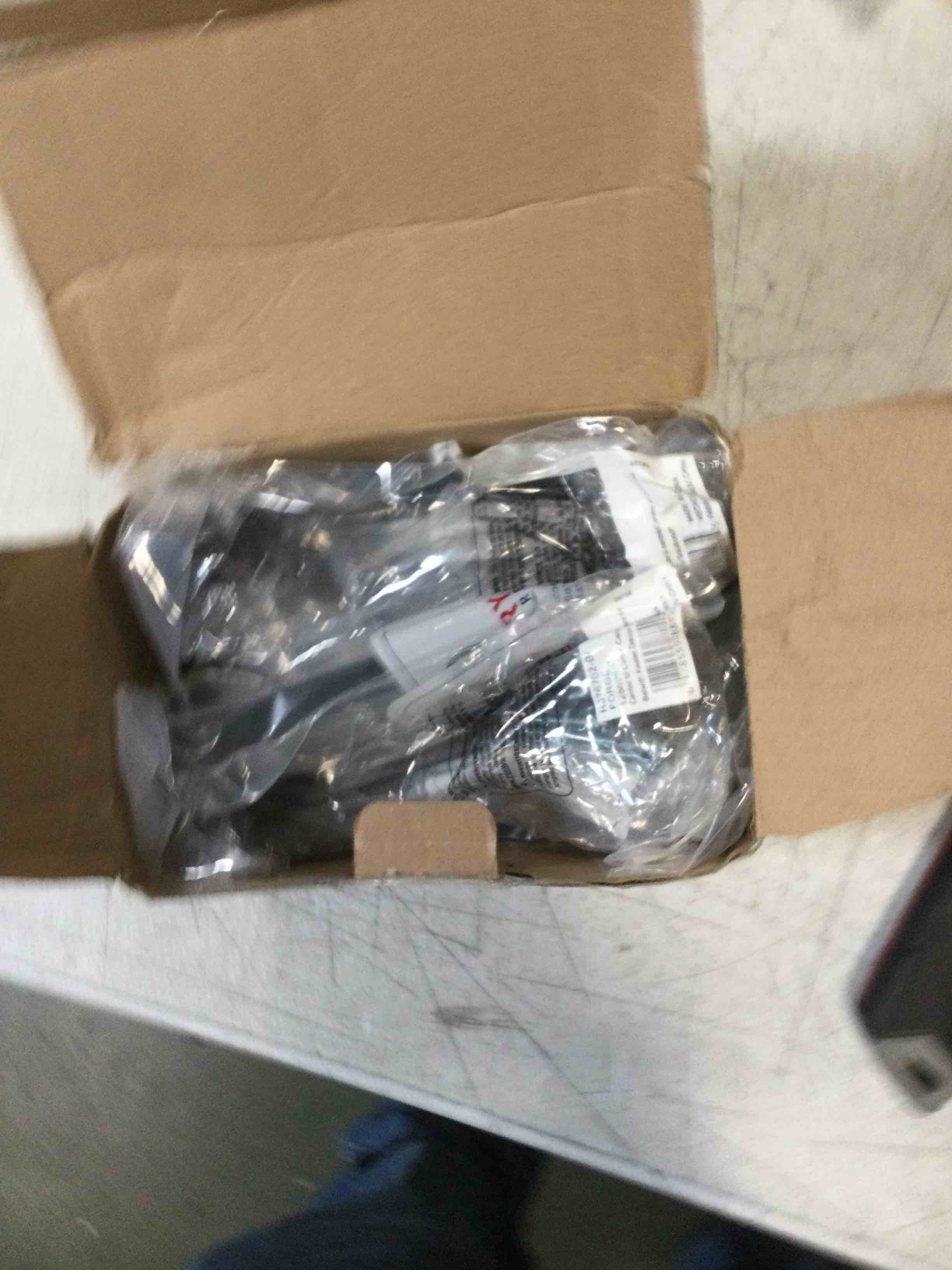 https://s3.amazonaws.com/lotting-images-prod/bidfta/YEL6273757_1714417136568.jpeg