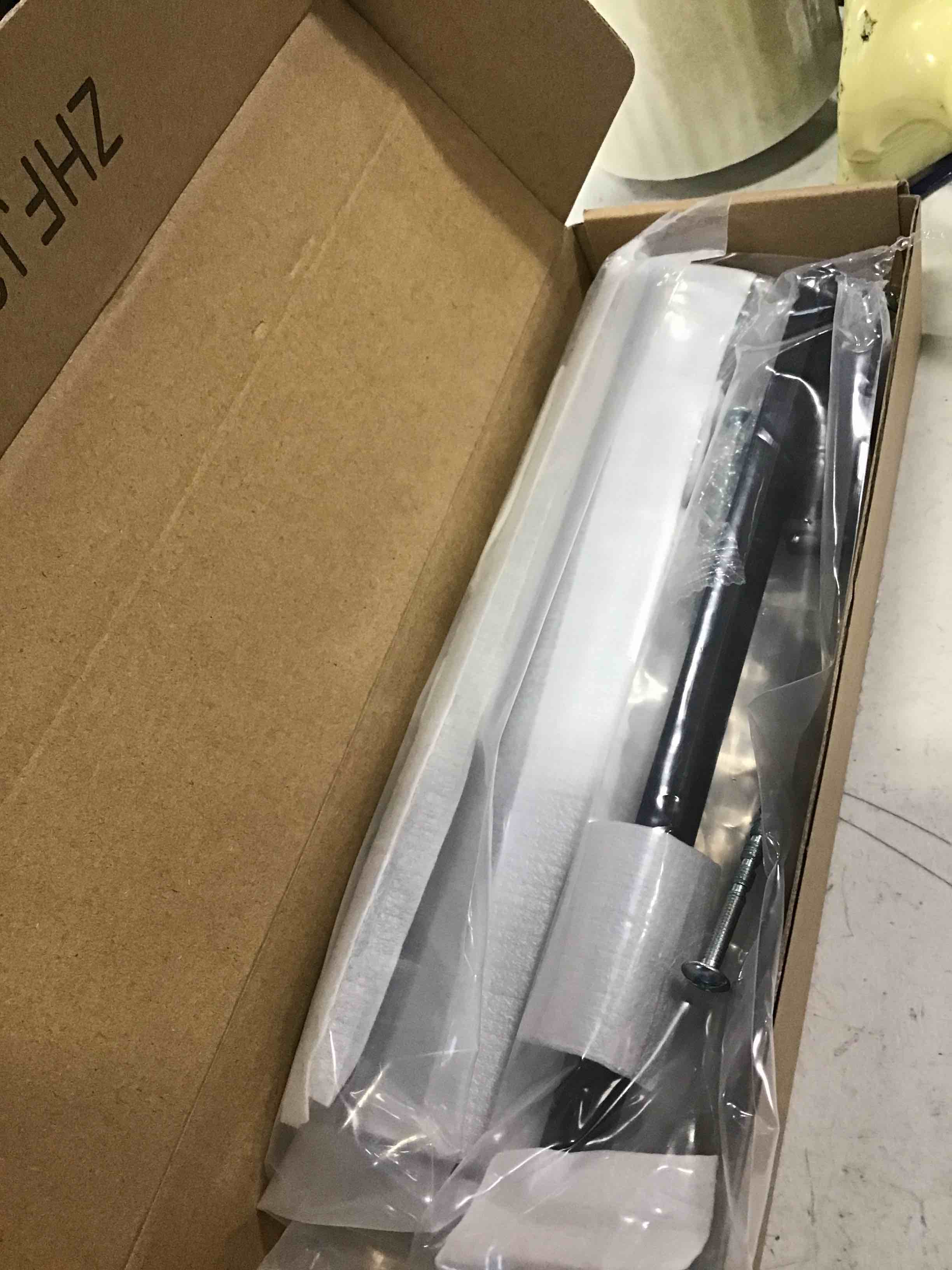 https://s3.amazonaws.com/lotting-images-prod/bidfta/YEL6275689_1714478990858.jpeg