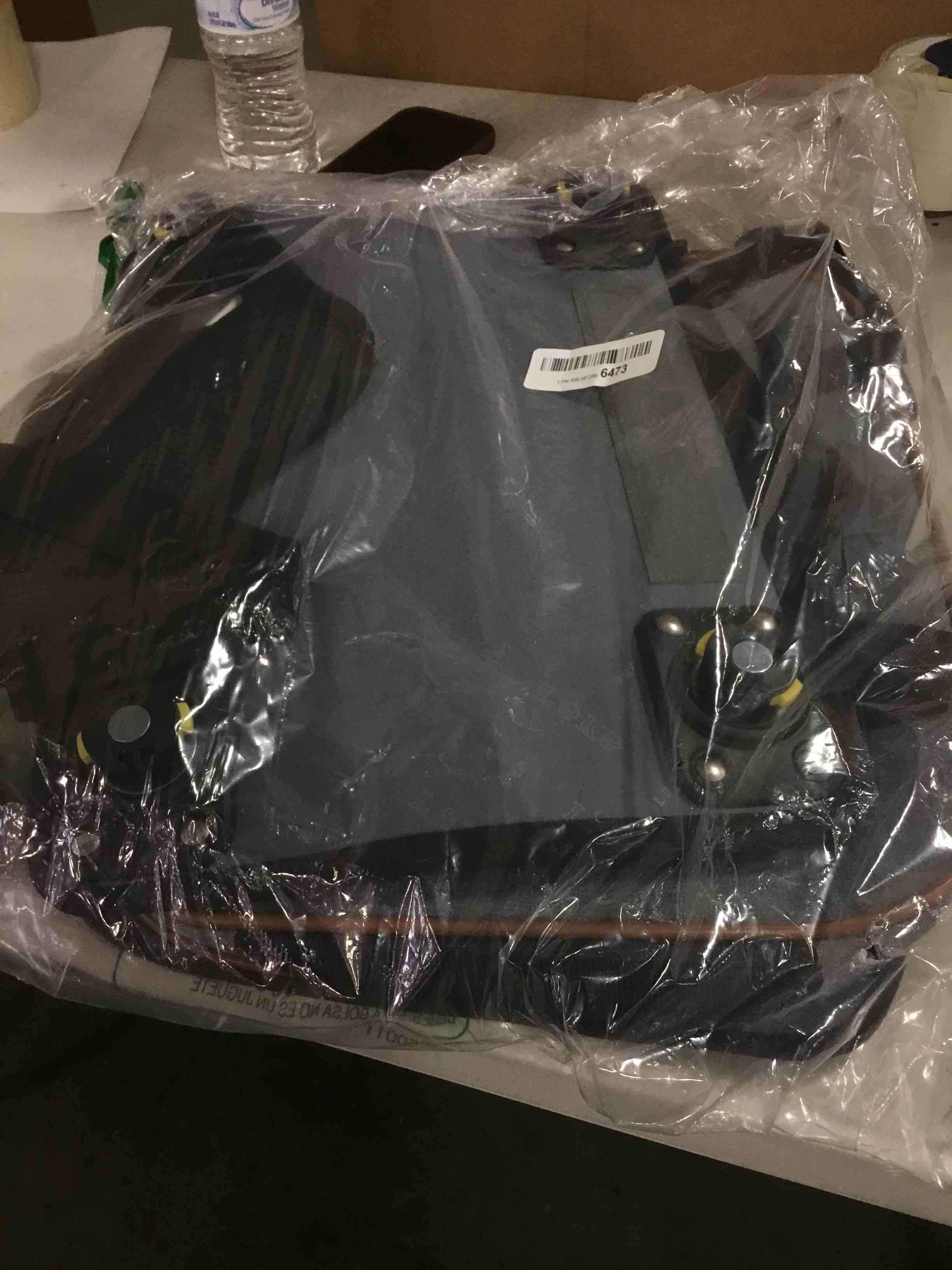 https://s3.amazonaws.com/lotting-images-prod/bidfta/YEL6276465_1714049122795.jpeg