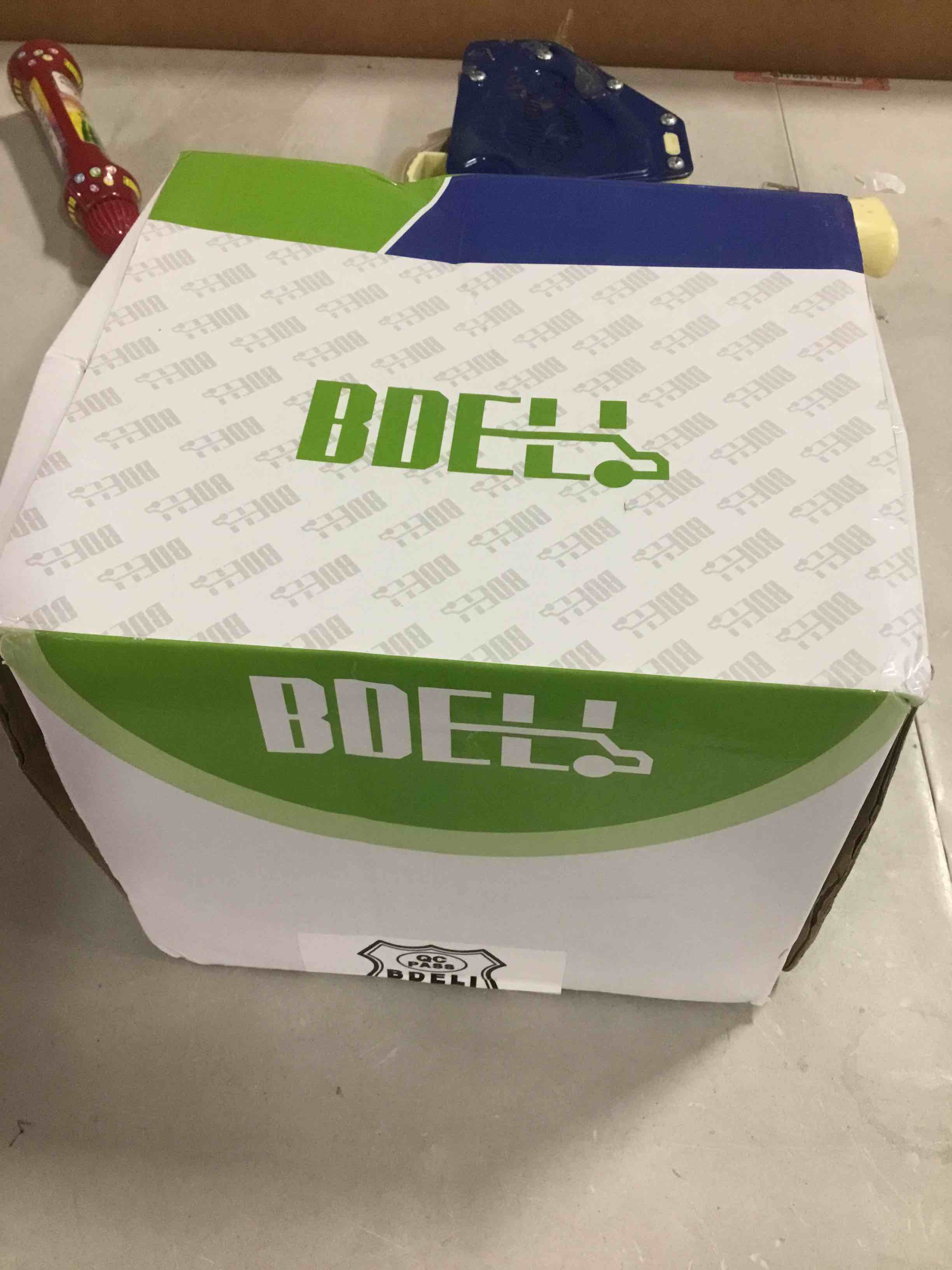 https://s3.amazonaws.com/lotting-images-prod/bidfta/YEL6276586_1714059914933.jpeg