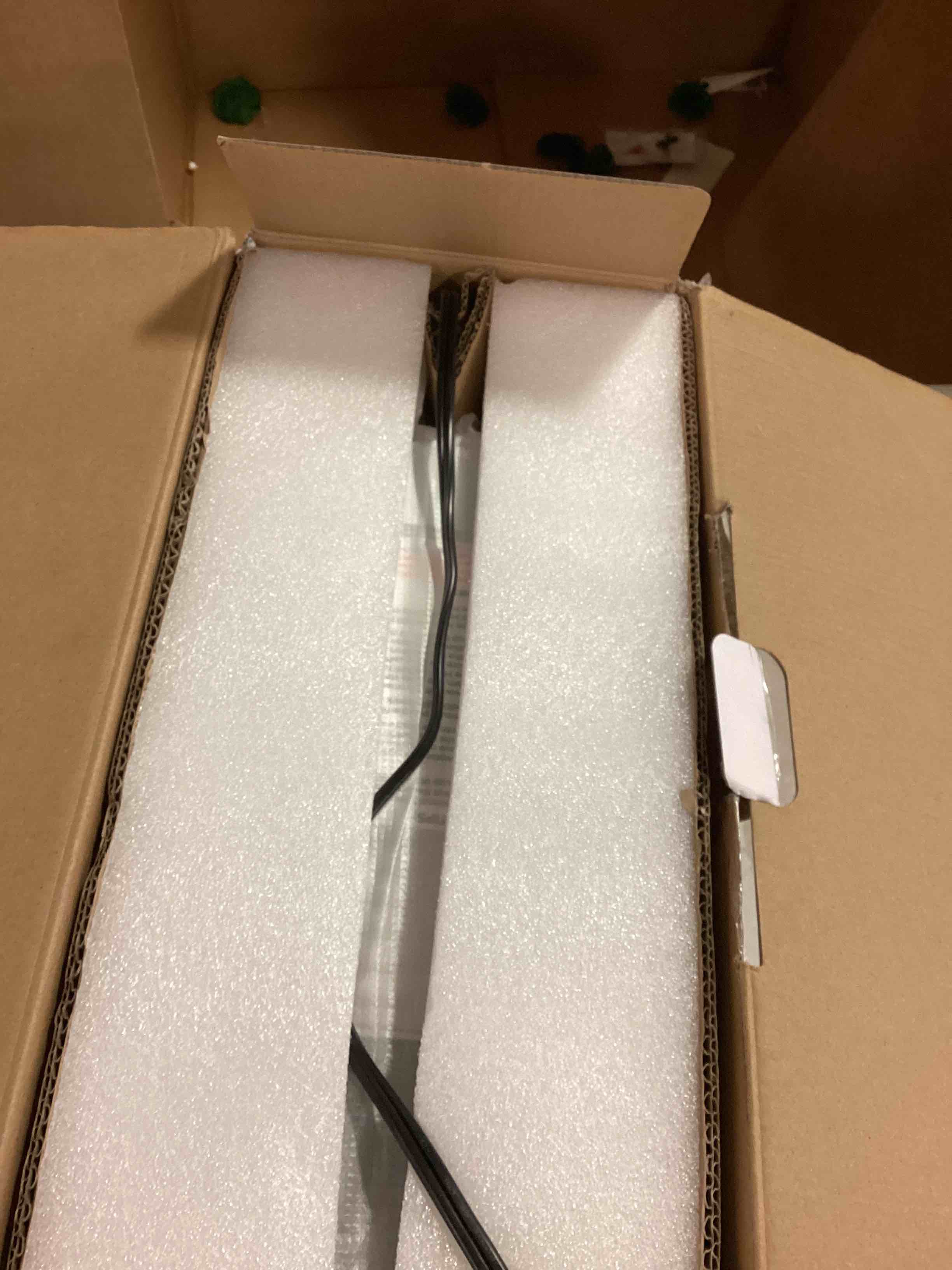 https://s3.amazonaws.com/lotting-images-prod/bidfta/YEL6276734_1714076464851.jpeg