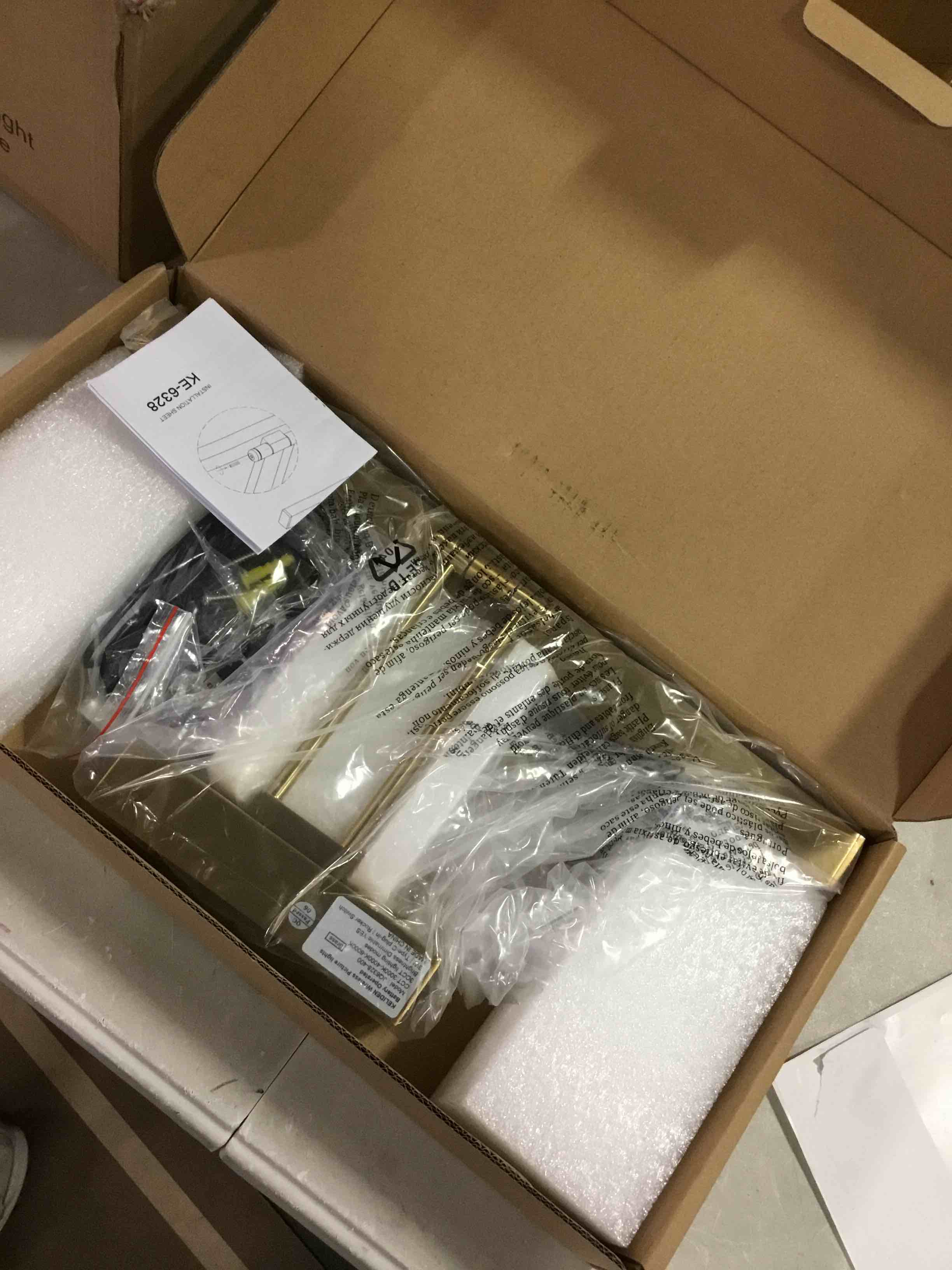 https://s3.amazonaws.com/lotting-images-prod/bidfta/YEL6277092_1714656973045.jpeg