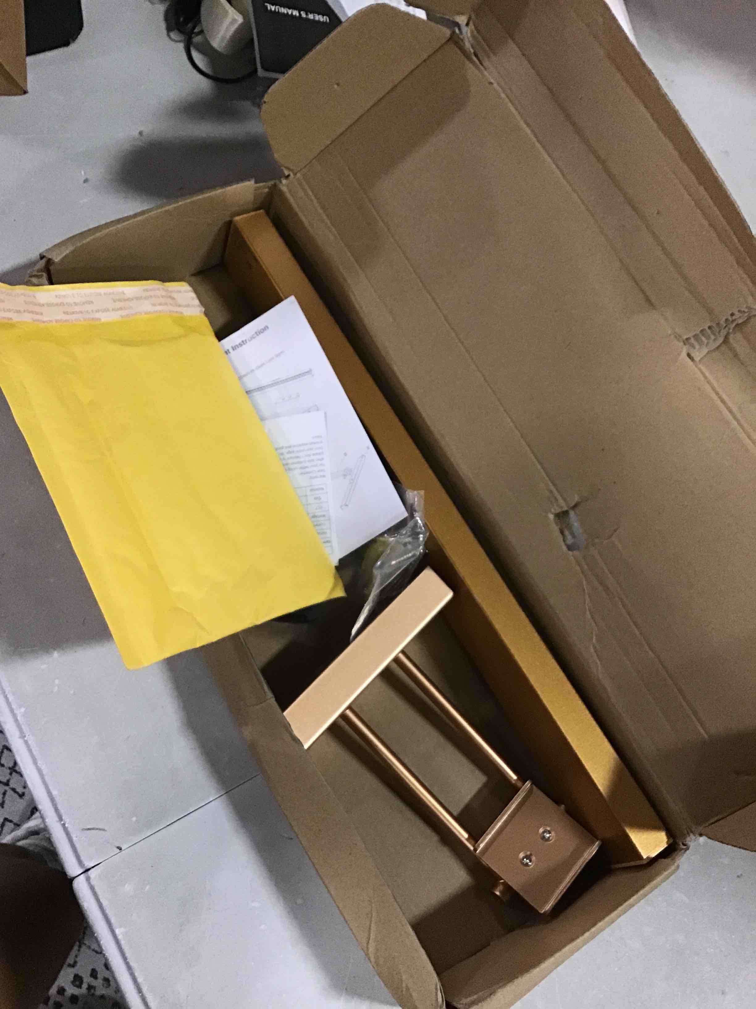 https://s3.amazonaws.com/lotting-images-prod/bidfta/YEL6277323_1714742011818.jpeg
