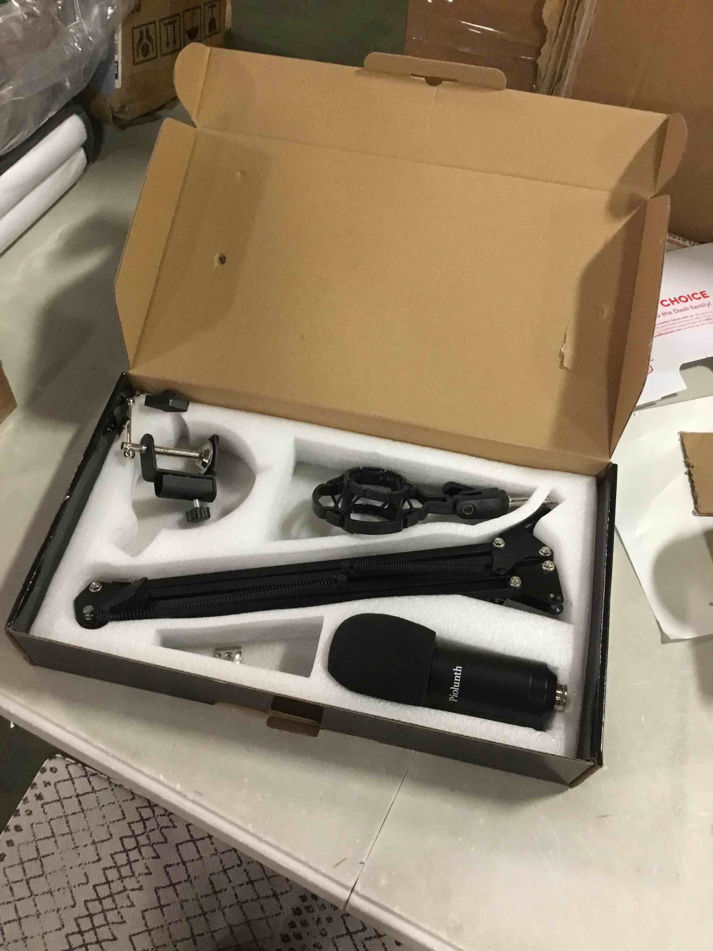 https://s3.amazonaws.com/lotting-images-prod/bidfta/YEL6277479_1714760646037.jpeg