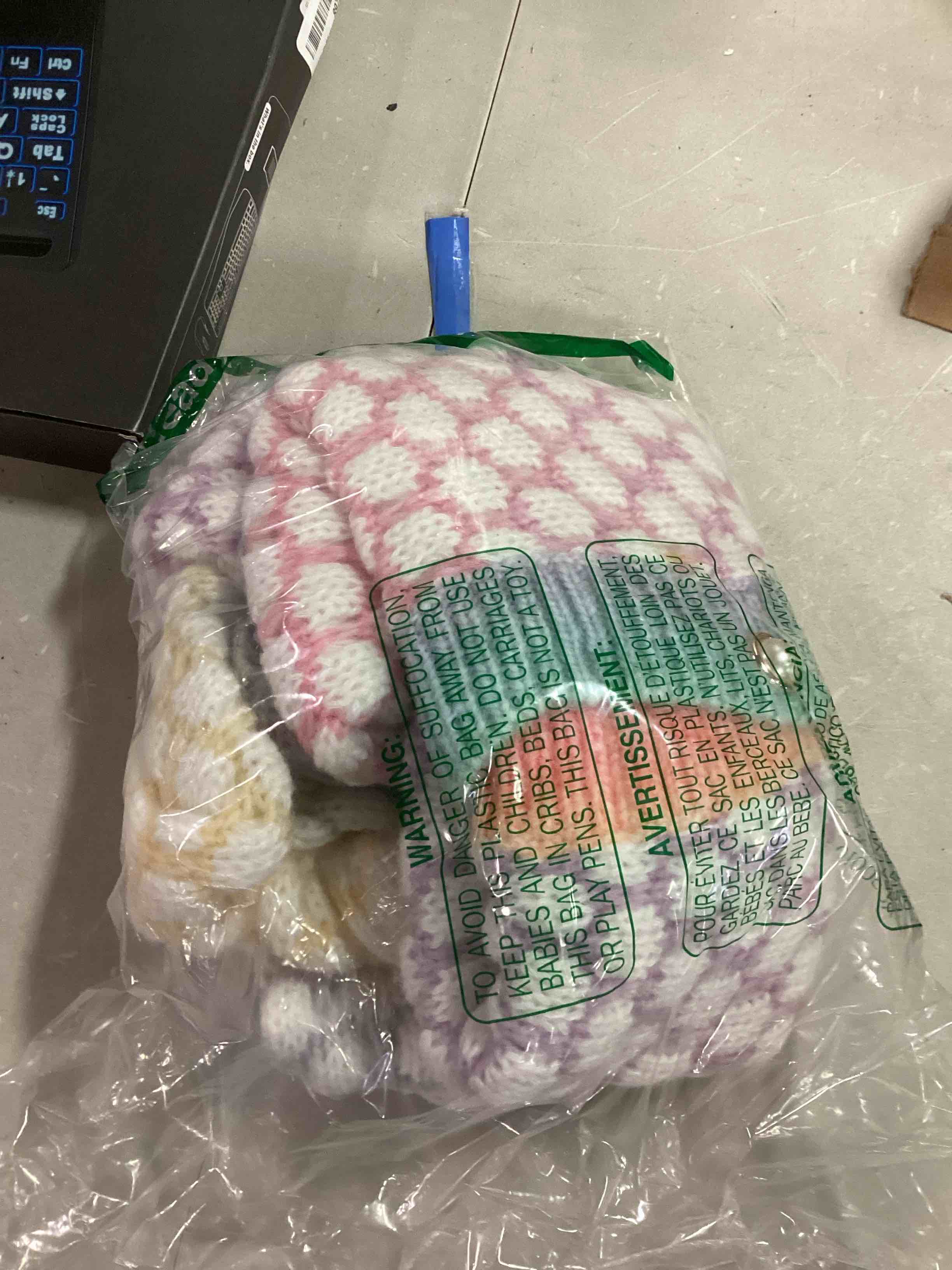 https://s3.amazonaws.com/lotting-images-prod/bidfta/YEL6277714_1715009575701.jpeg