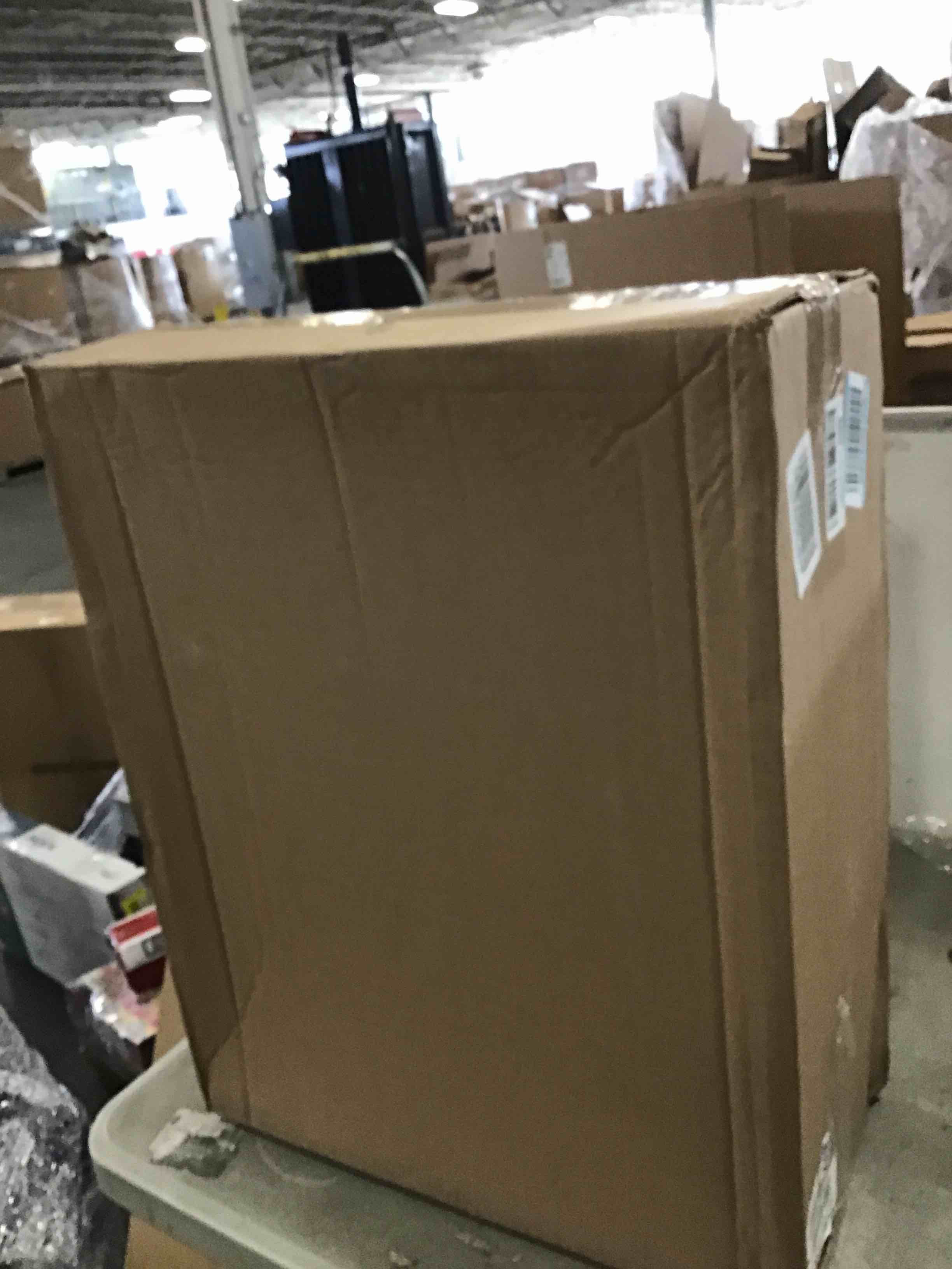 https://s3.amazonaws.com/lotting-images-prod/bidfta/YEL6281194_1713966054698.jpeg