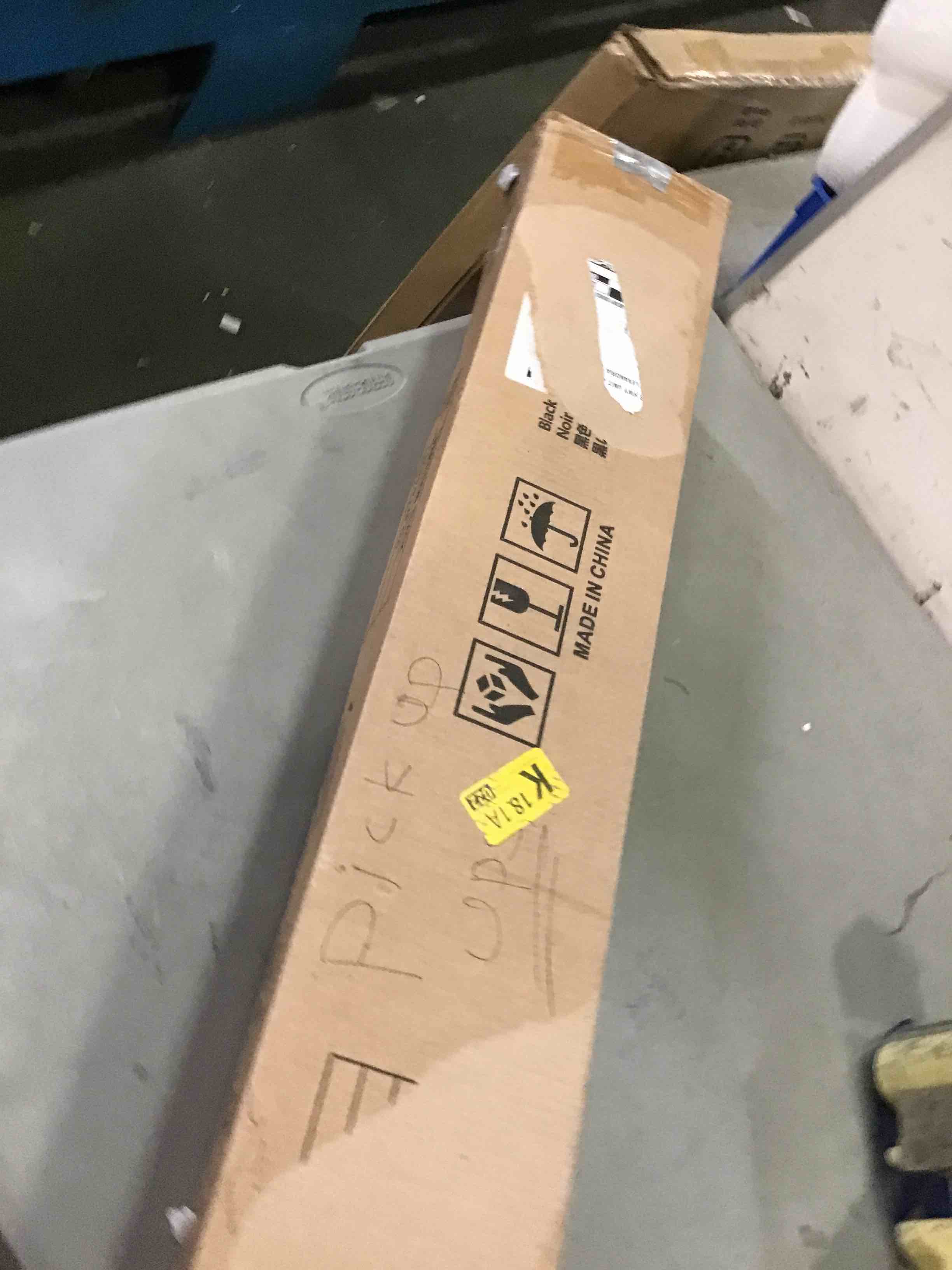 https://s3.amazonaws.com/lotting-images-prod/bidfta/YEL6285048_1712422893790.jpeg