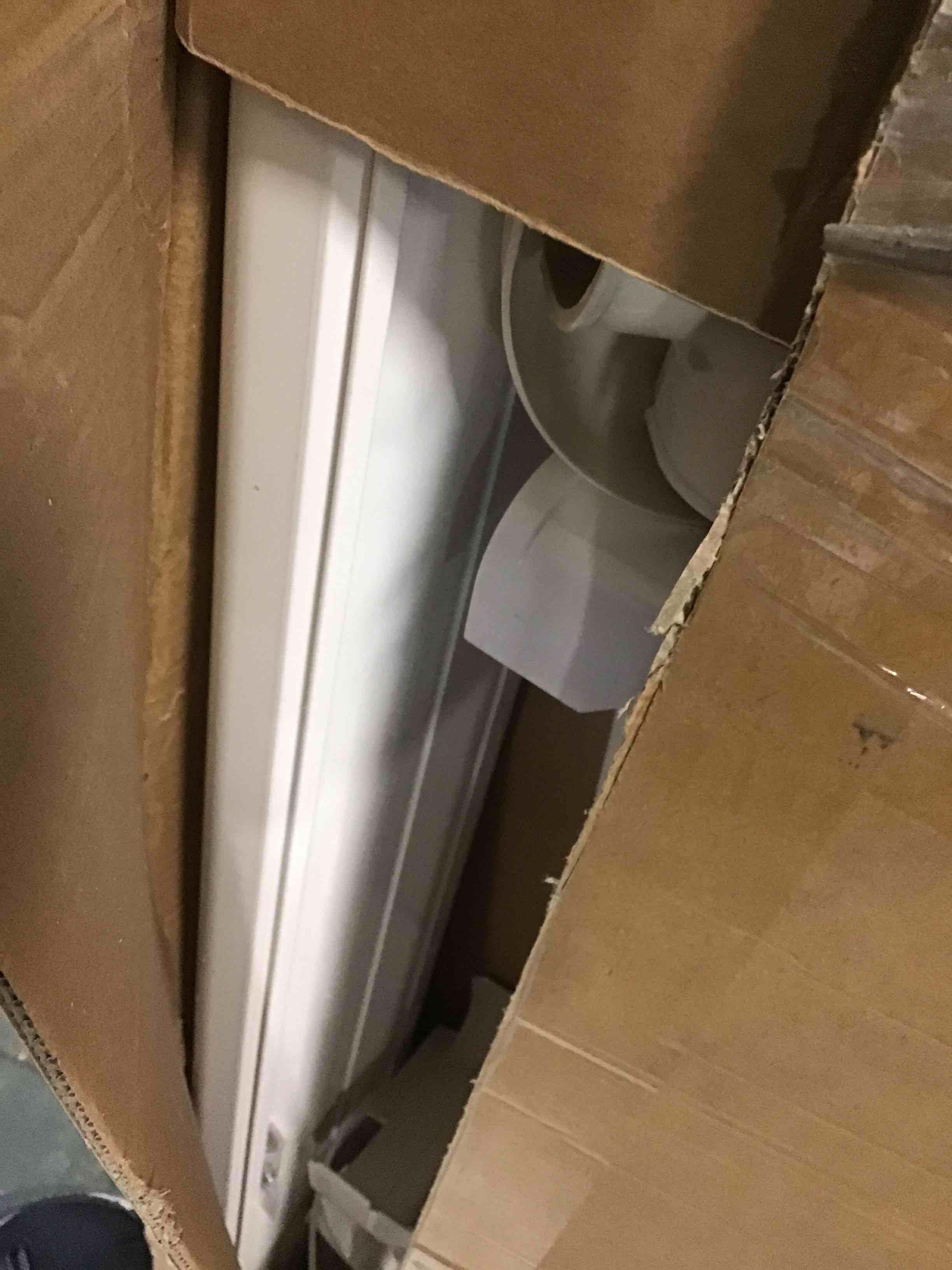 https://s3.amazonaws.com/lotting-images-prod/bidfta/YEL6285277_1712508144358.jpeg