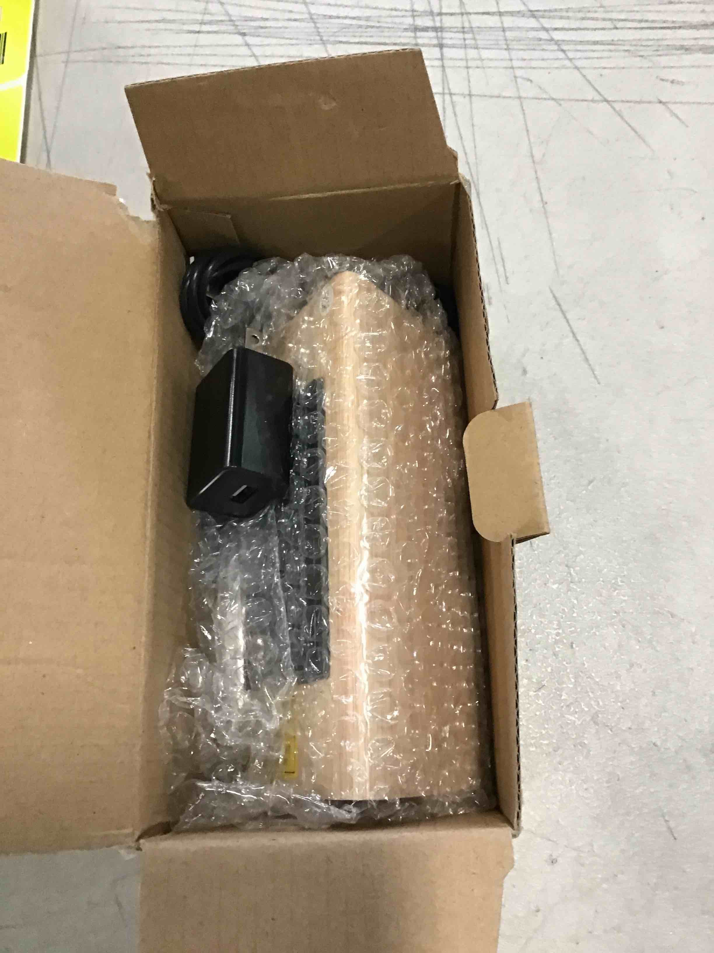 https://s3.amazonaws.com/lotting-images-prod/bidfta/YEL6286282_1712325062542.jpeg