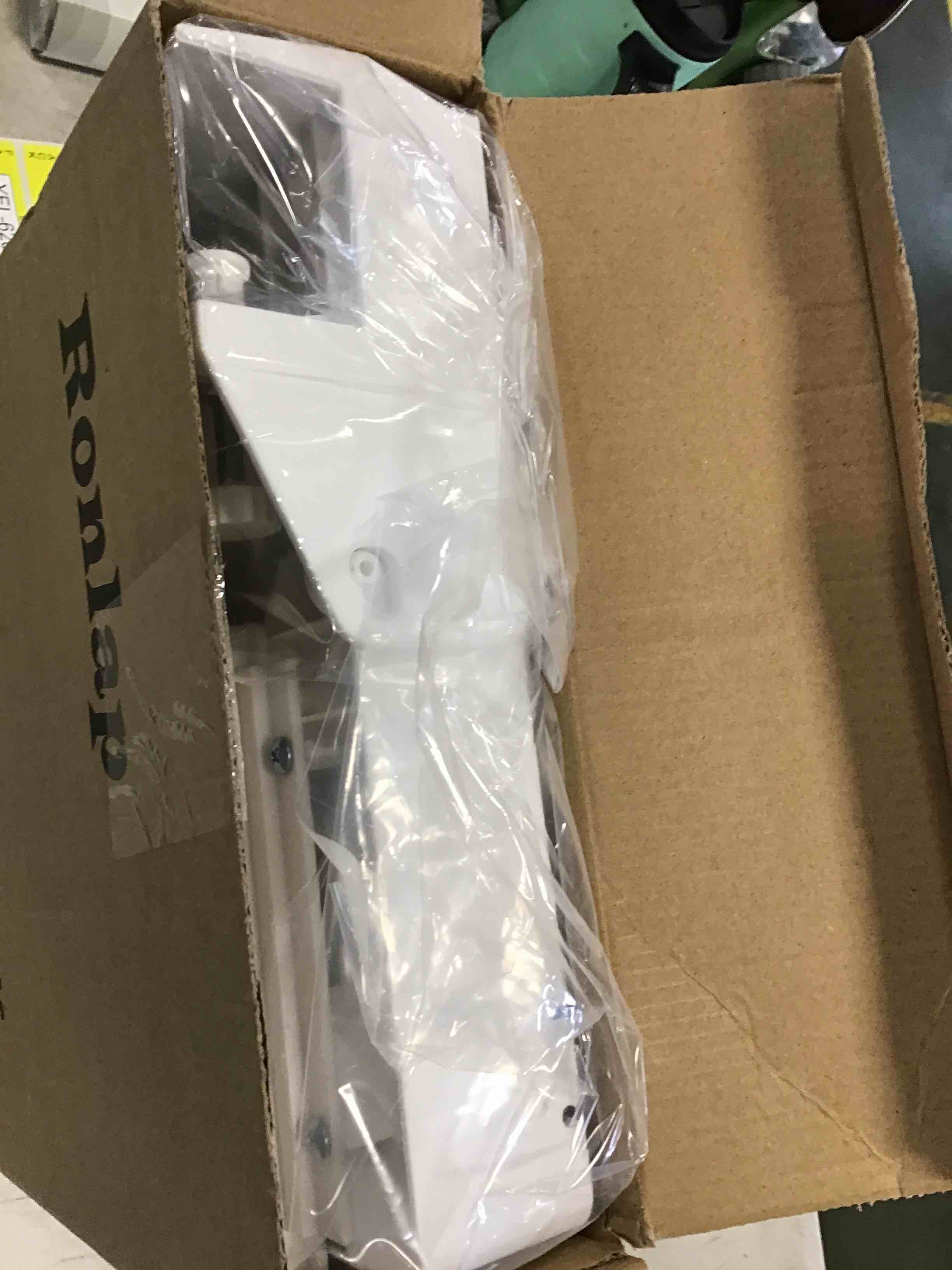 https://s3.amazonaws.com/lotting-images-prod/bidfta/YEL6286353_1712331300972.jpeg