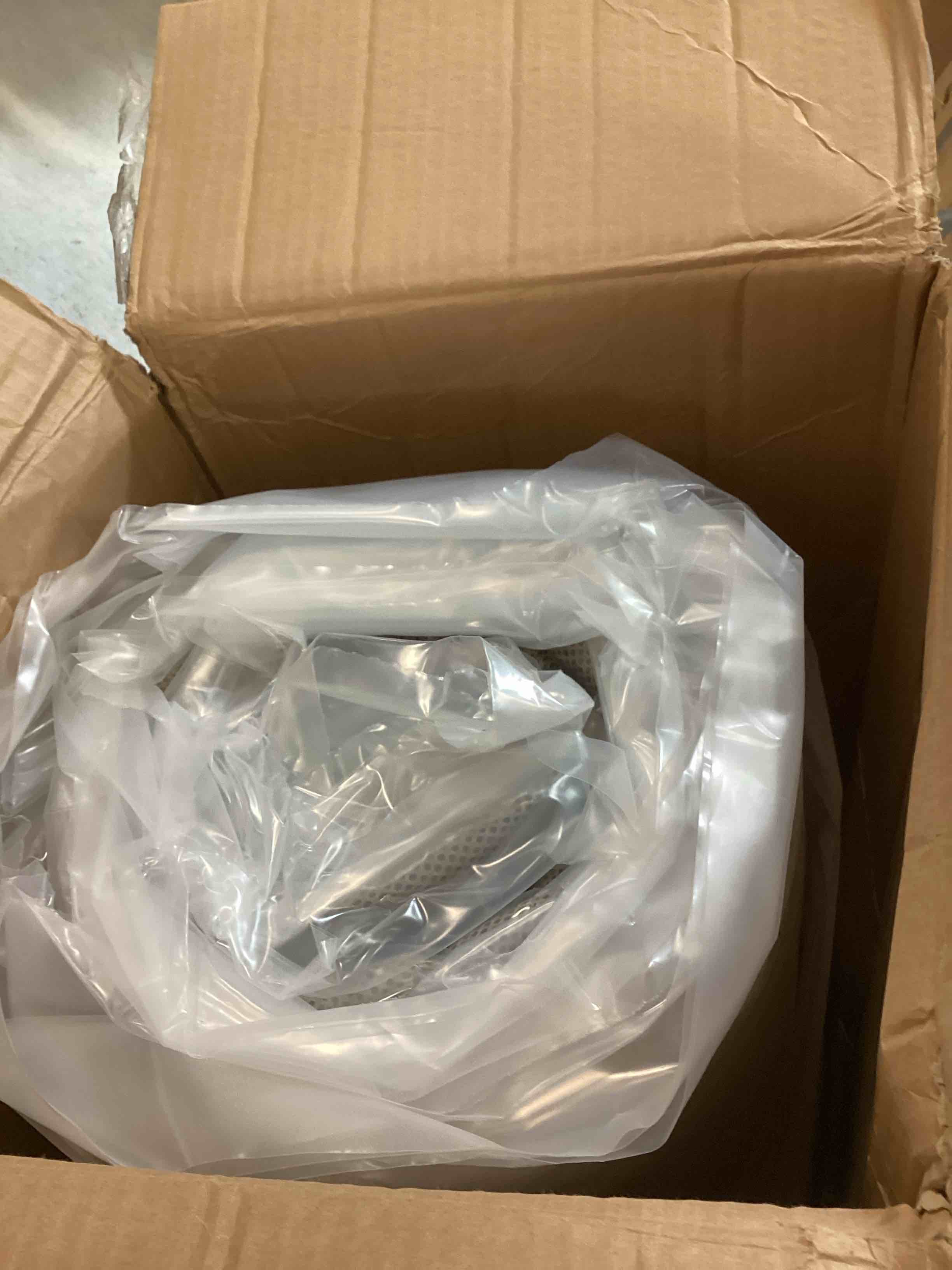 https://s3.amazonaws.com/lotting-images-prod/bidfta/YEL6290000_1712408966733.jpeg