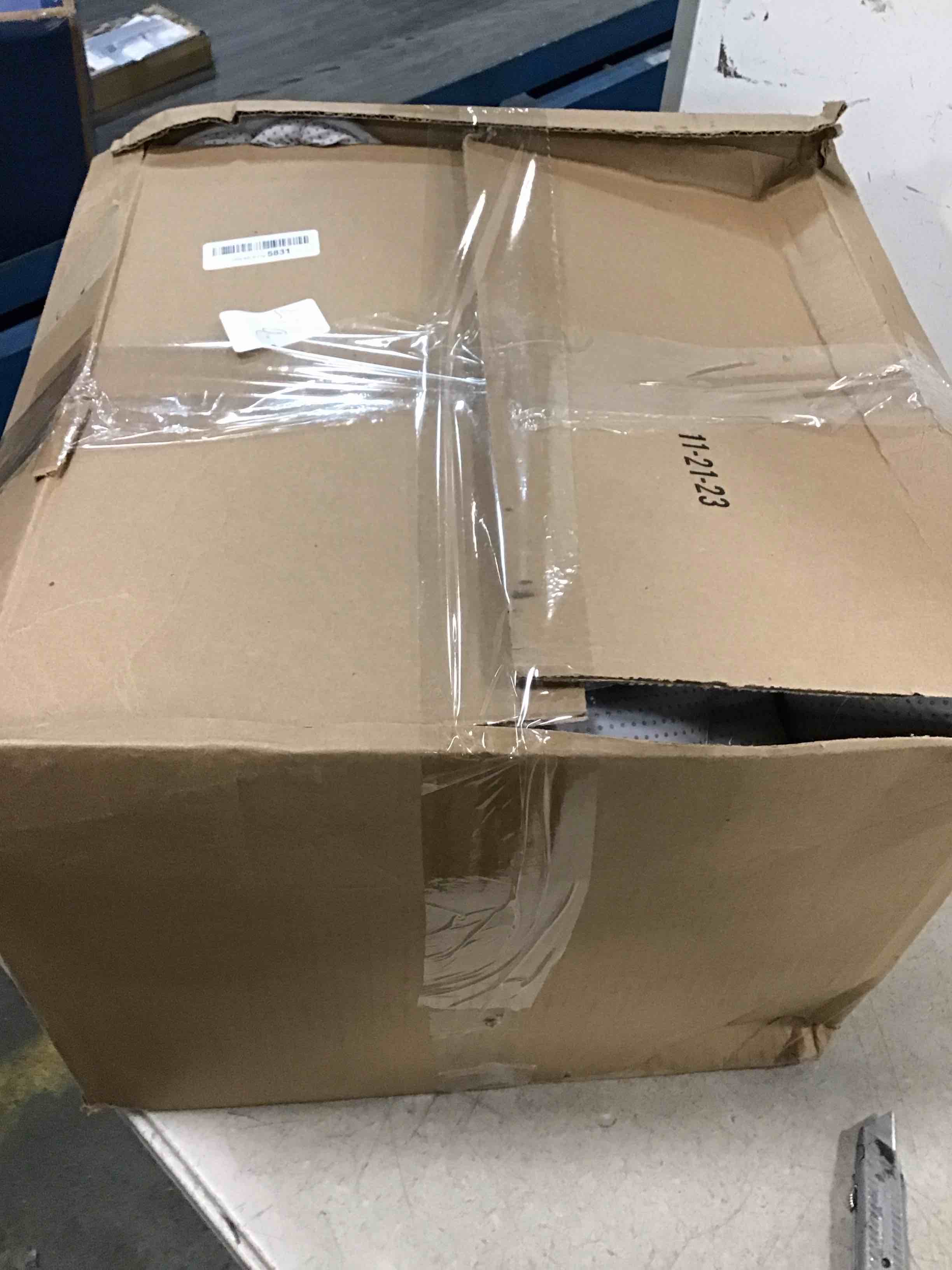 https://s3.amazonaws.com/lotting-images-prod/bidfta/YEL6294233_1712843437836.jpeg
