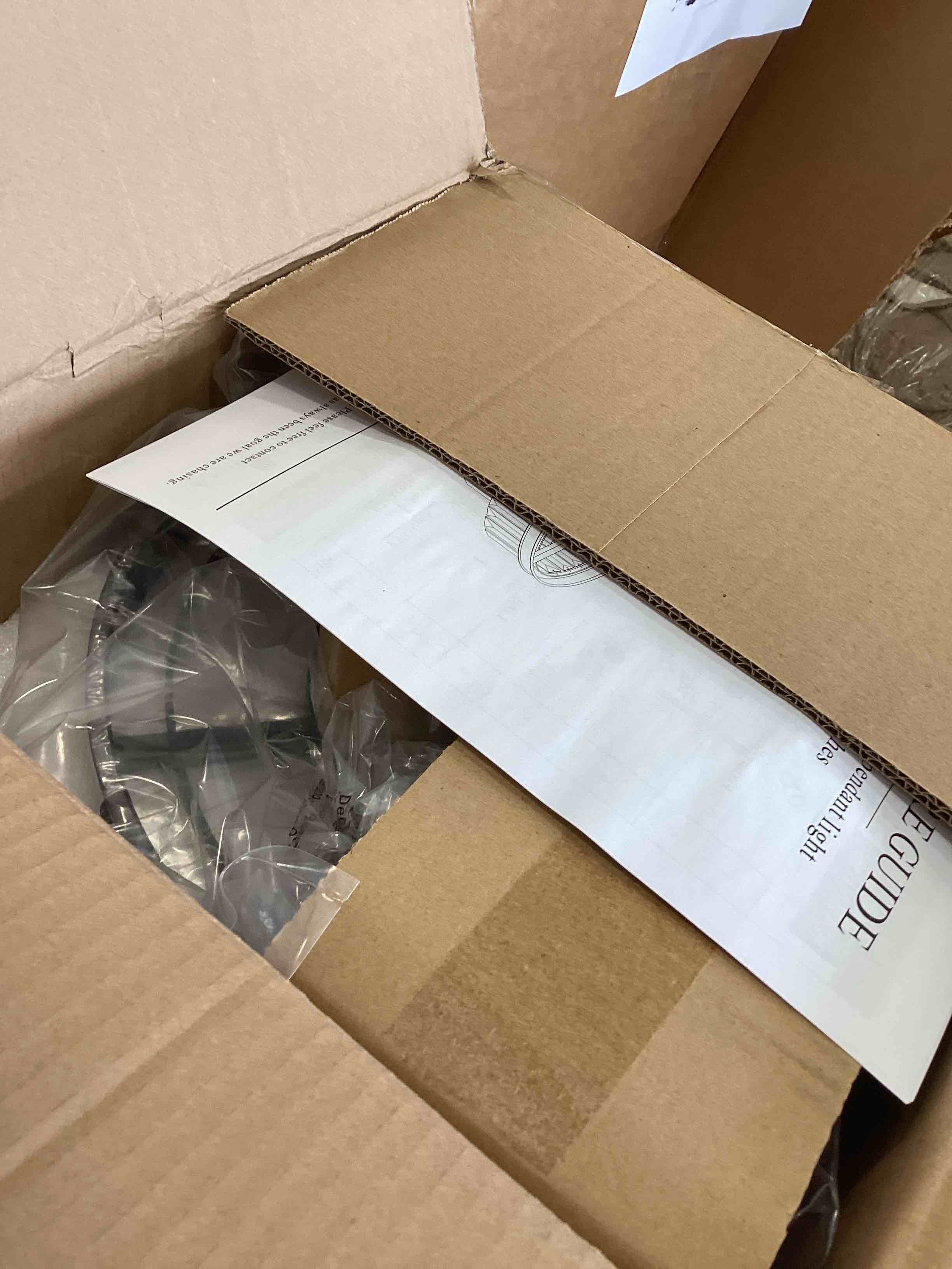 https://s3.amazonaws.com/lotting-images-prod/bidfta/YEL6294542_1718110008683.jpeg