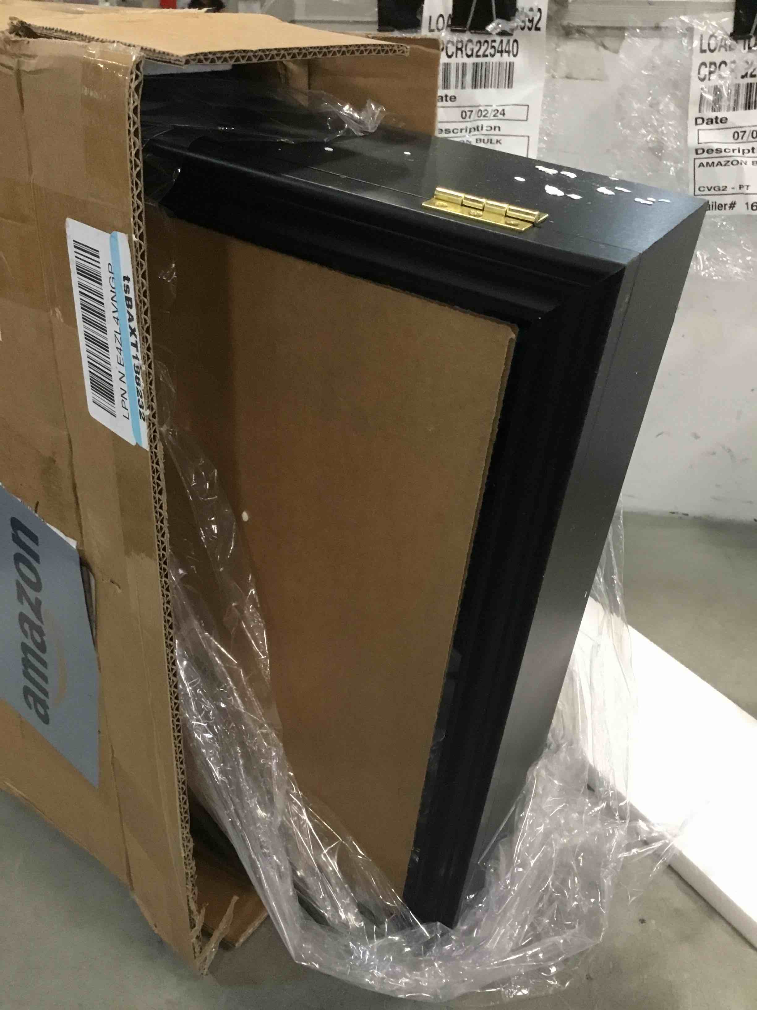 https://s3.amazonaws.com/lotting-images-prod/bidfta/YEL6295409_1720618644865.jpeg