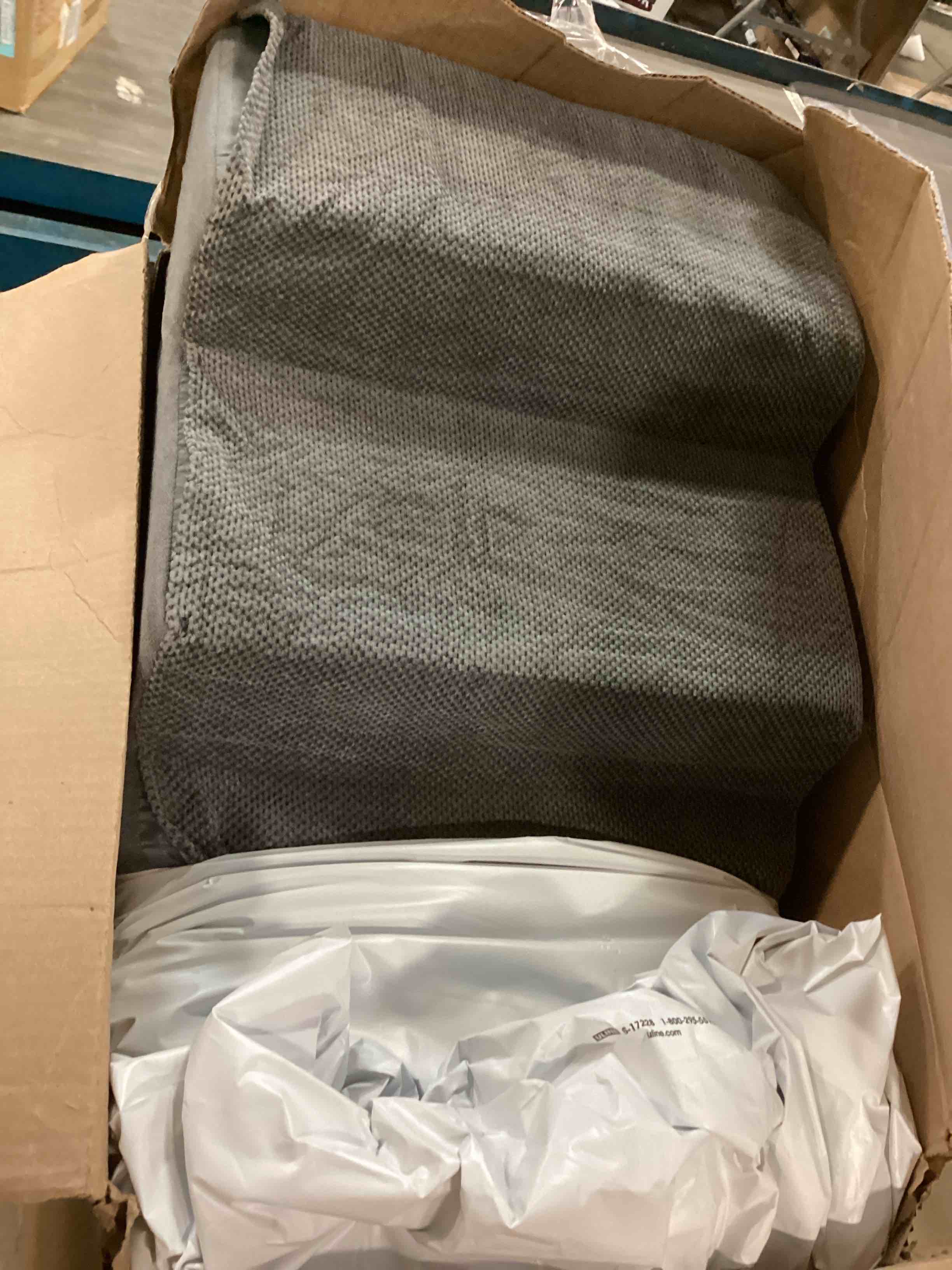 https://s3.amazonaws.com/lotting-images-prod/bidfta/YEL6295960_1712668233443.jpeg