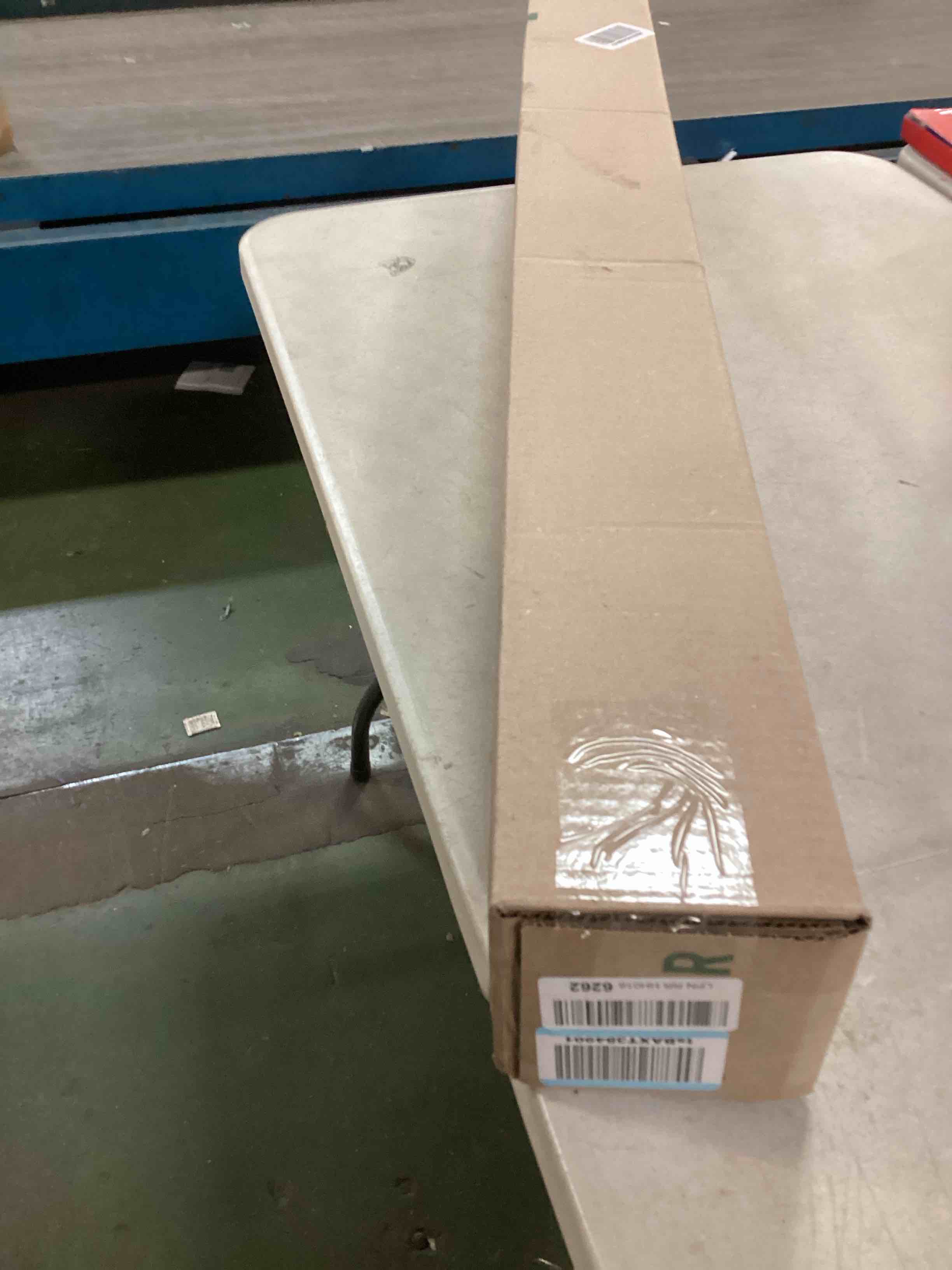 https://s3.amazonaws.com/lotting-images-prod/bidfta/YEL6296012_1712676953440.jpeg