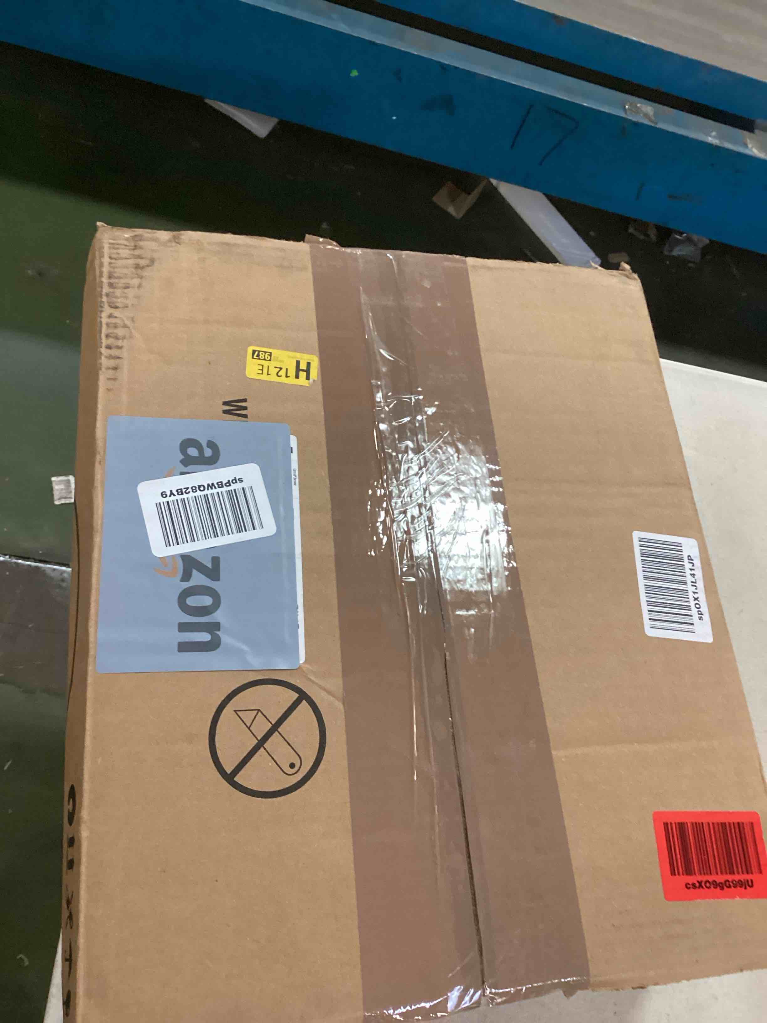 https://s3.amazonaws.com/lotting-images-prod/bidfta/YEL6296041_1712680250203.jpeg