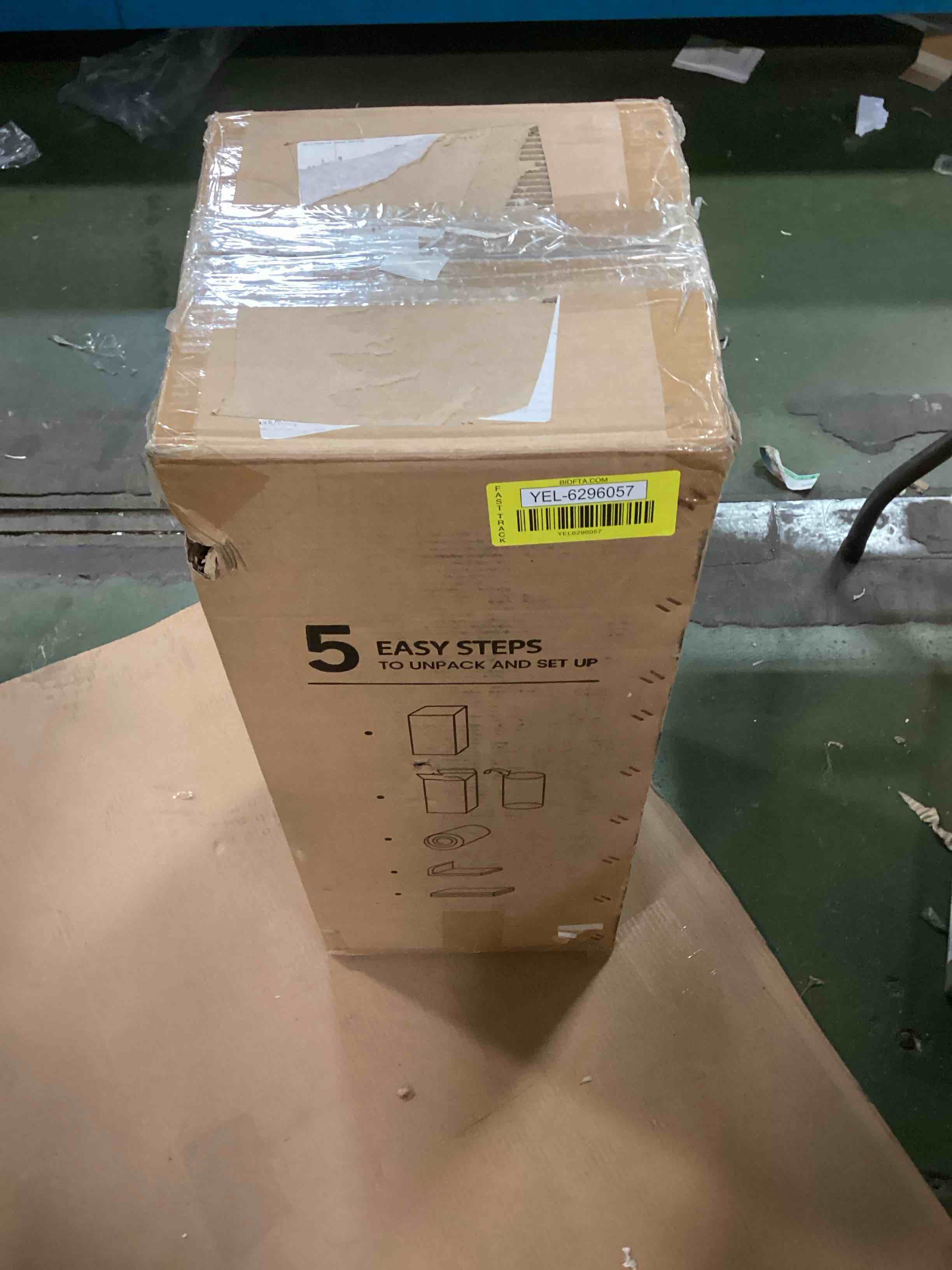 https://s3.amazonaws.com/lotting-images-prod/bidfta/YEL6296057_1712685908150.jpeg